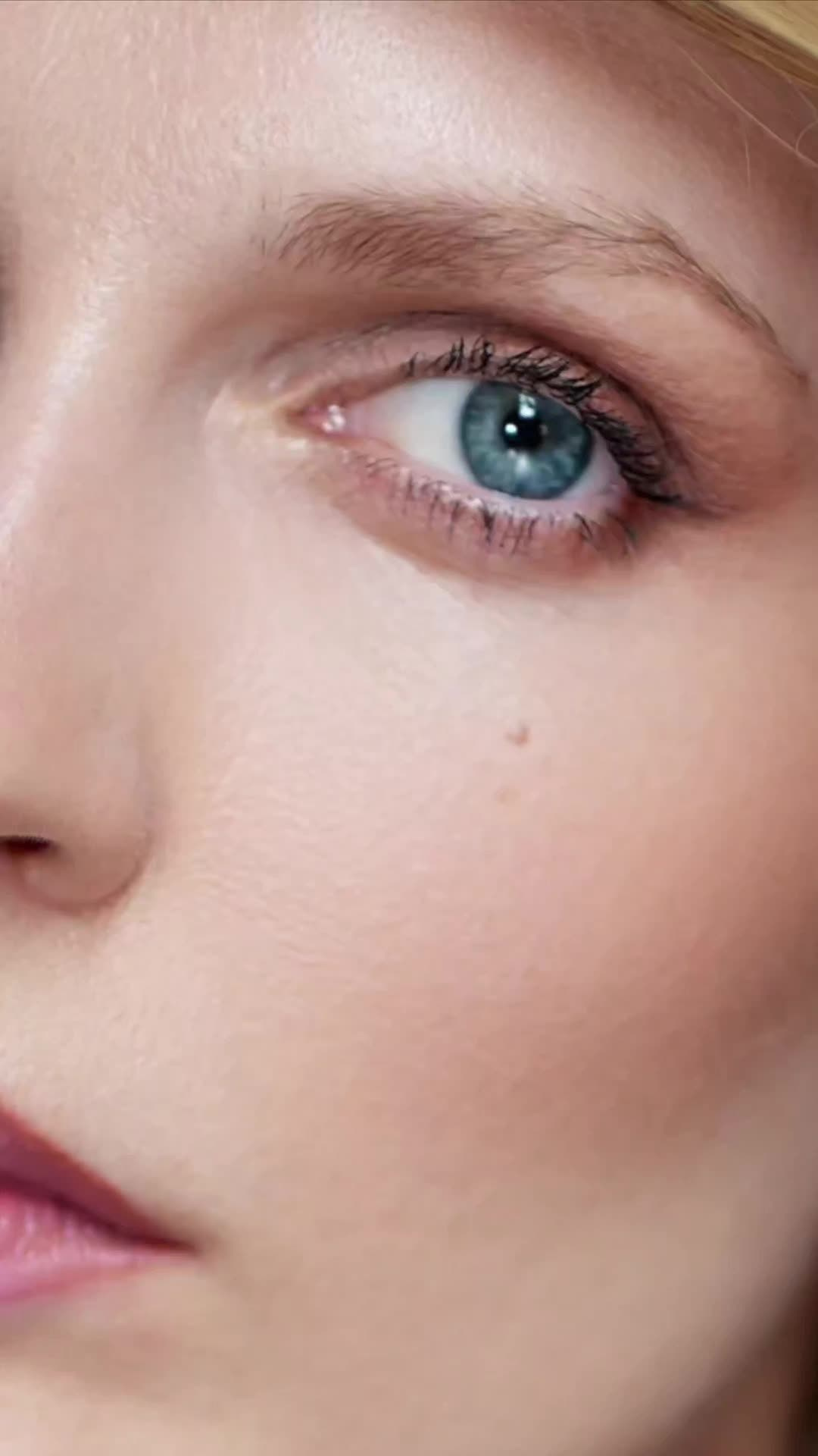 Типажное актёрское портфолио Ангелины. Портретная съемка в Москве, студийный фотограф Игорь Фомин