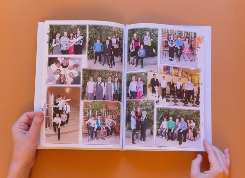 Выпускная фотокнига с анкетами для 4 класса. Выпускные альбомы в Москве и Подмосковье