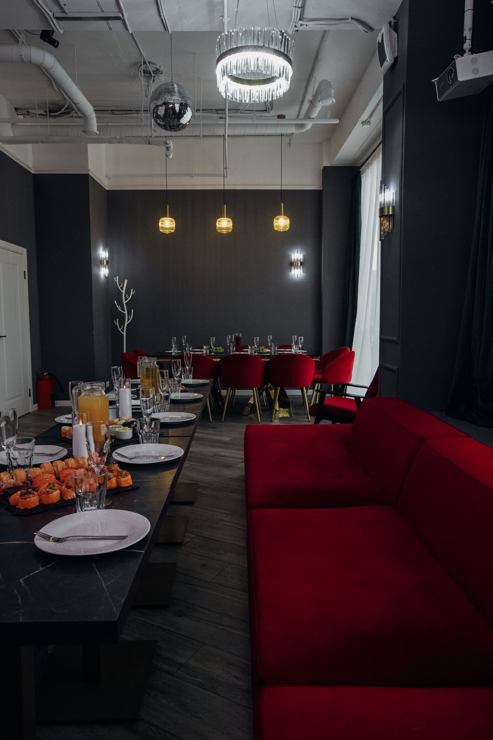 Площадь Карла Фаберже 8Е. Аренда лофта в СПб для мероприятий