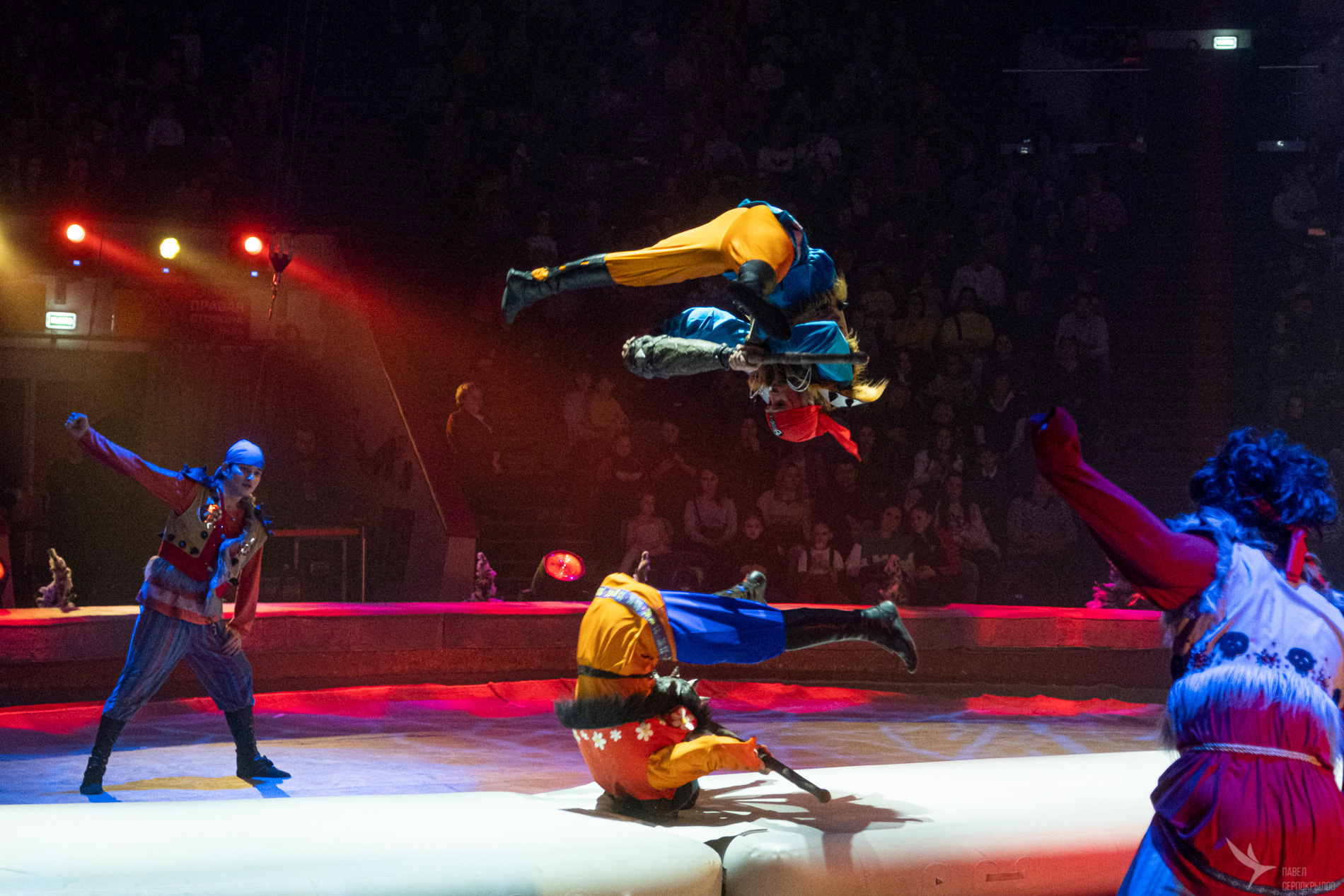Новогодняя цирковая сказка «Морозко». Репортажный фотограф в Казани Павел Серпокрылов