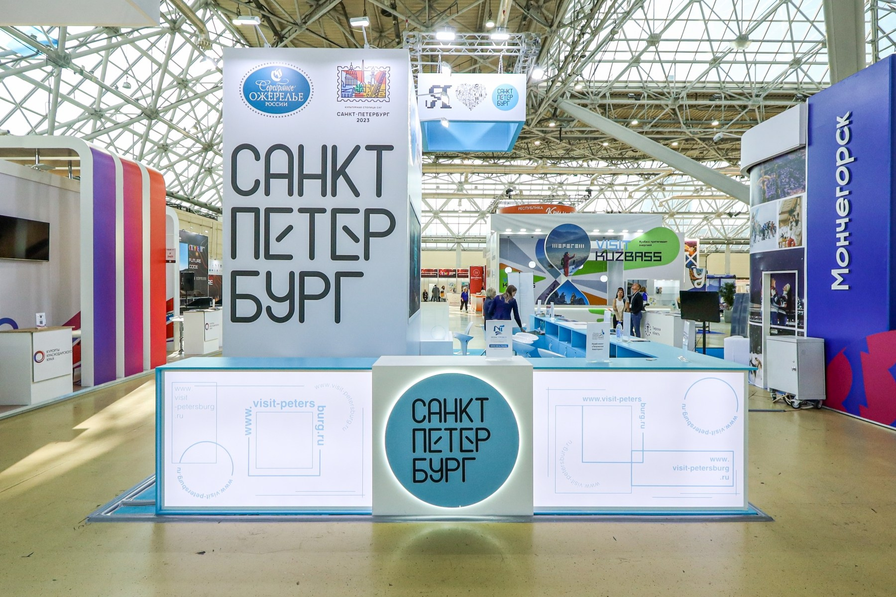 Съёмка стенда на выставке. Фотограф на мероприятие в Москве Марик