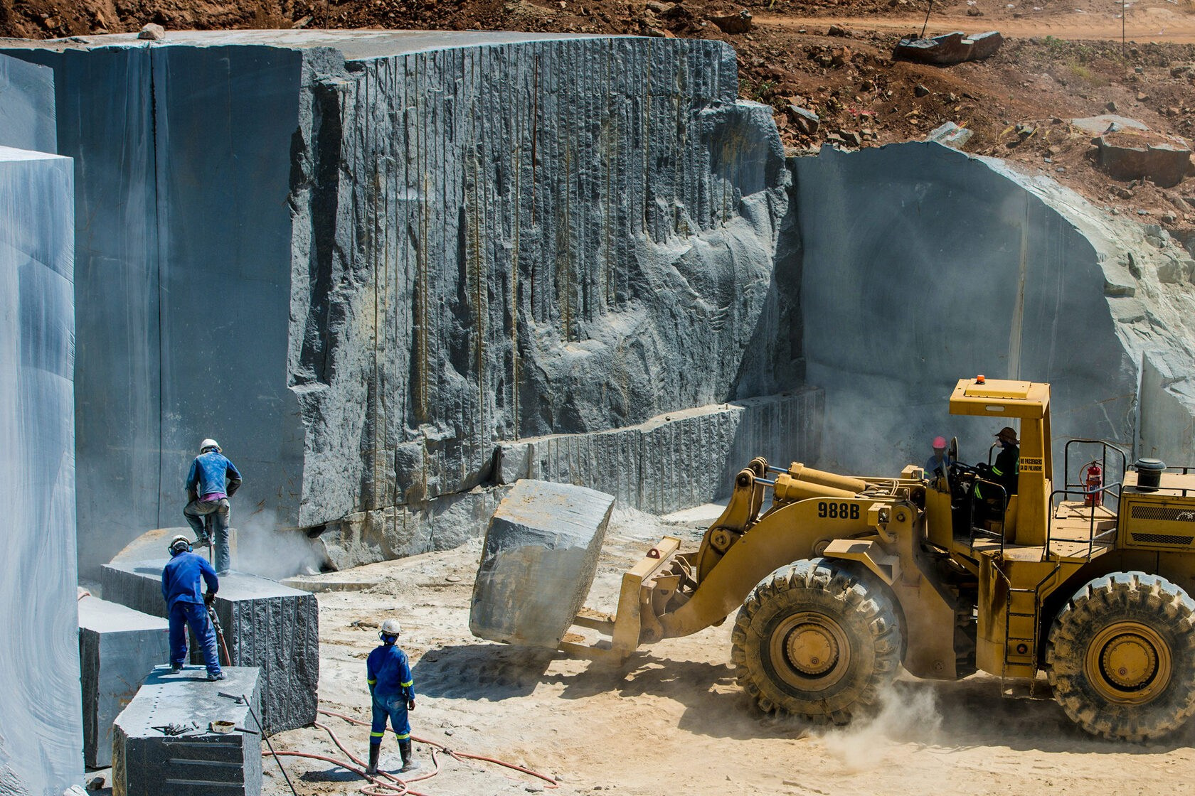 Изделия из гранита