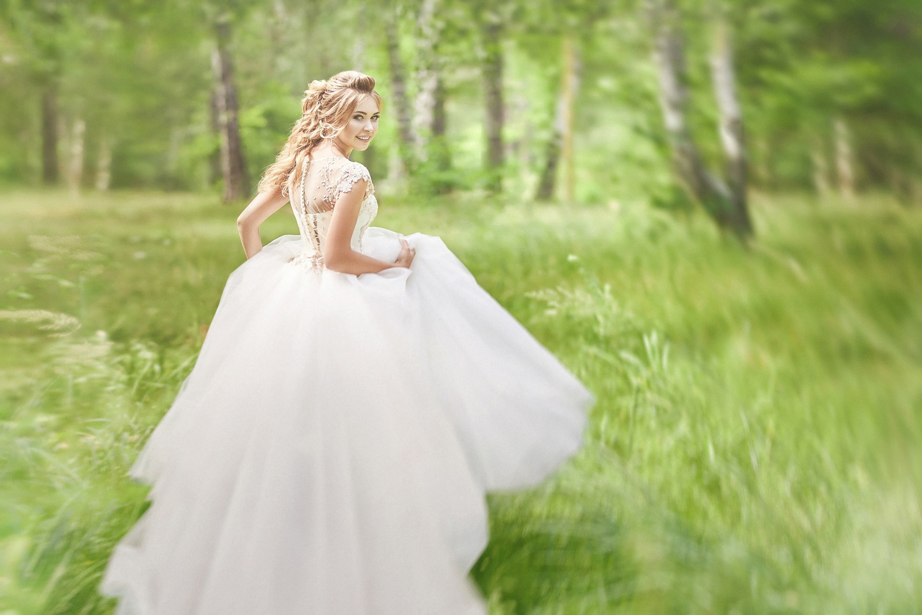 Свадебная Фотосессия в г. казани | Фотограф на Свадьбу в г. Казани Фотограф Садег Азарми тел. +79172288430 ✔ Сборы невесты и жениха✔ Утро невесты (детали, эмоции, подготовка)✔ Репортажная съёмка ЗАГСа и выездной регистрации✔ Свадебная прогулка✔ Фотосъёмка банкета и вечеринки✔ Креативные и тематические свадьбы✔ Свадьба на природе (лайфстайл)✔ Девичники и мальчишники