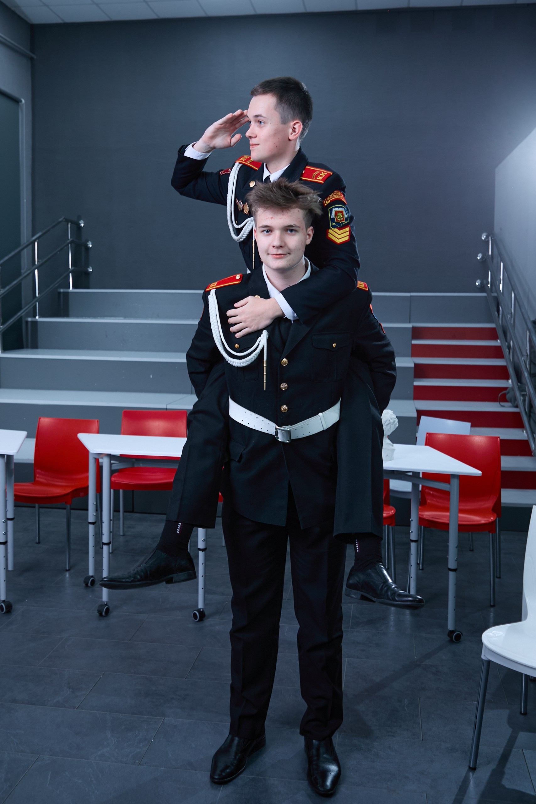 Фотограф выпускных альбомов школ. Контент-фотограф в Москве Тима Забабурин