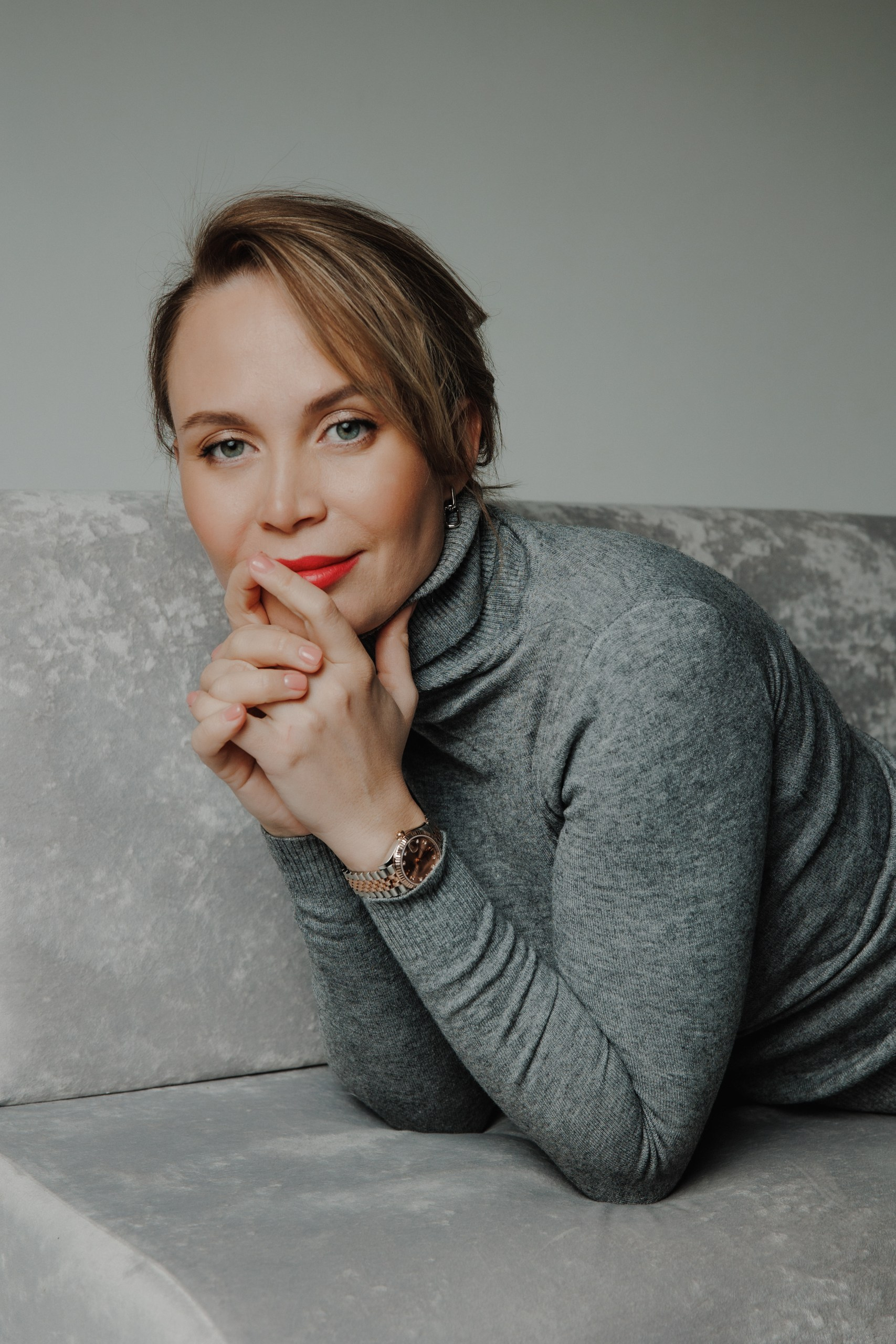 Портретный фотограф для контент съёмки в Новой Москве. Фотограф Москва. Портретный фотограф Александра Харитонова Москва Новая Москва Троицк