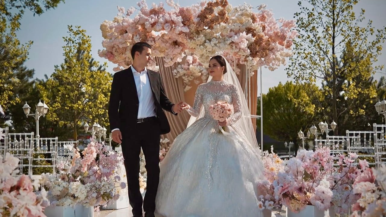 Красивое свадебное видео SDE, показанное в этот же день на свадьбе. Свадебное видео и фото съемка на свадьбу в Краснодаре Твинс Студио