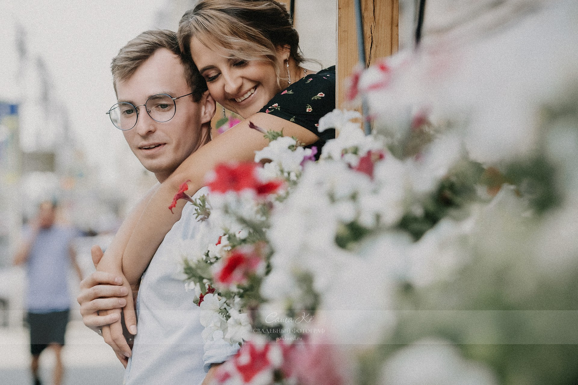 Профессиональная предсвадебная фотосессия в Новосибирске — любовь, нежность и романтика от Саши Кё. Свадебный, семейный и event фотограф в Новосибирске и Новосибирской области Саша Кё