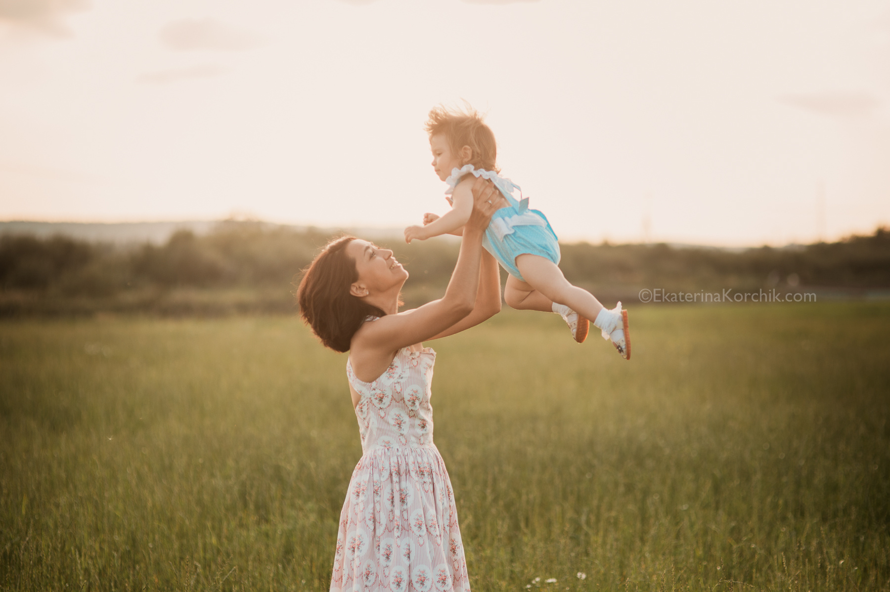Семейная фотосессия на природе. Портретный фотограф в Москве, Московской области. Деловой портрет