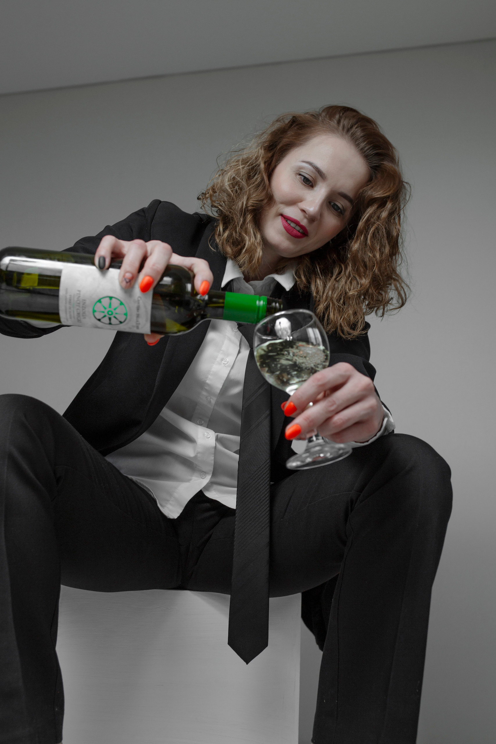 Irina. Спасибо за проявленный интерес к моему творчеству! Меня зовут Россохат