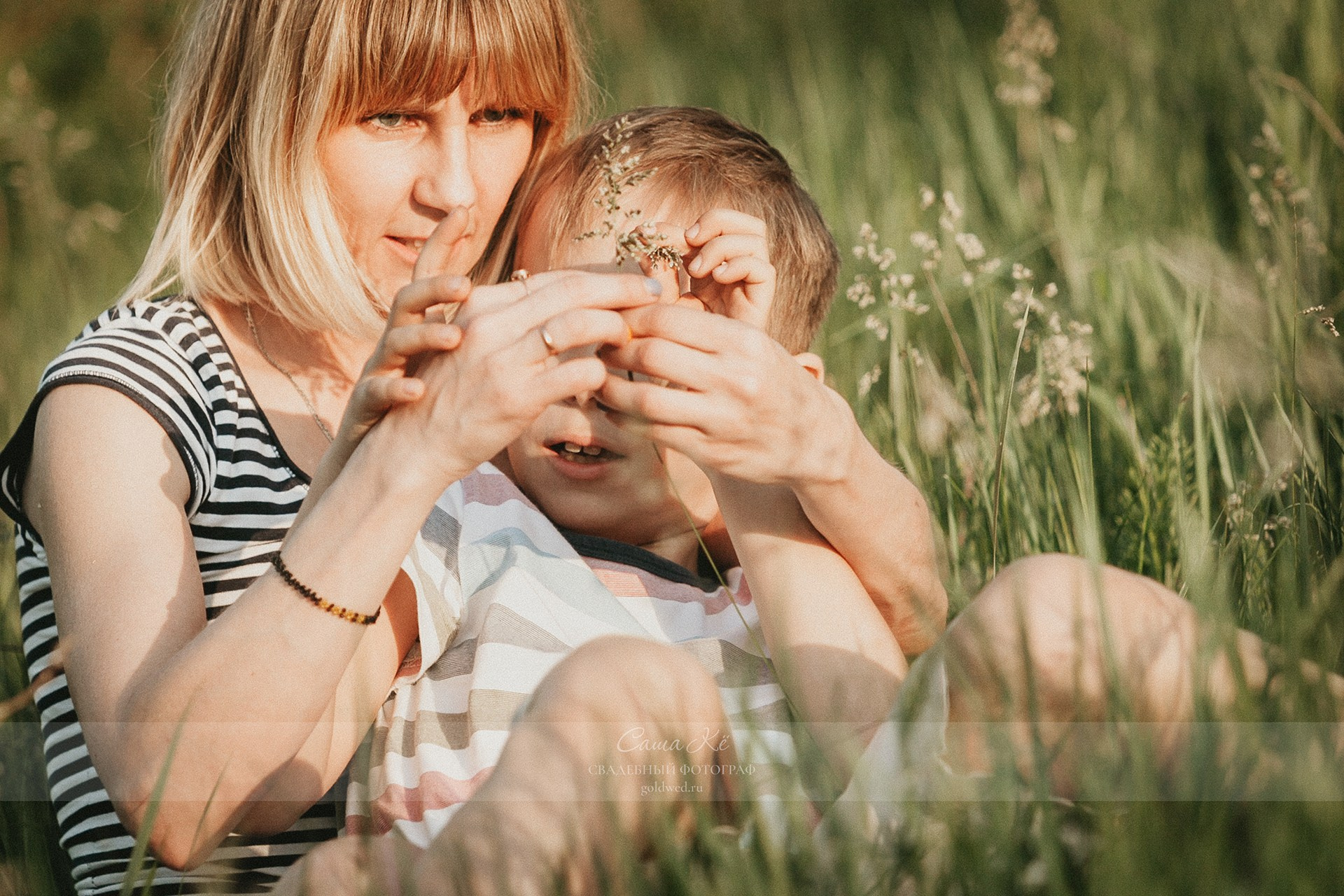 Семейная фотосъемка в Новосибирске - прогулка в Заельцовском парке с романтикой от Саша Кё