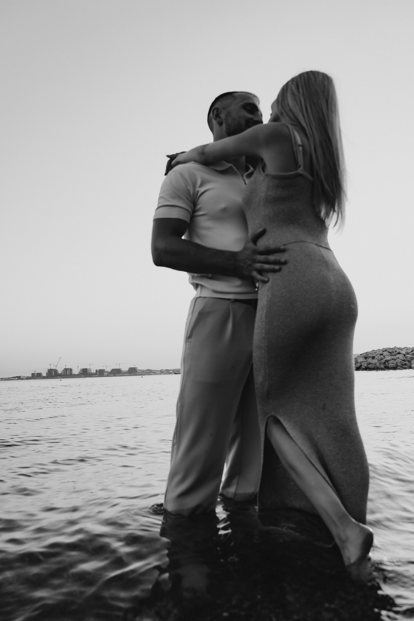 Семейная фотосессия Антон и Алина в Геленджике на берегу моря — фотограф Жанна Шестопалова