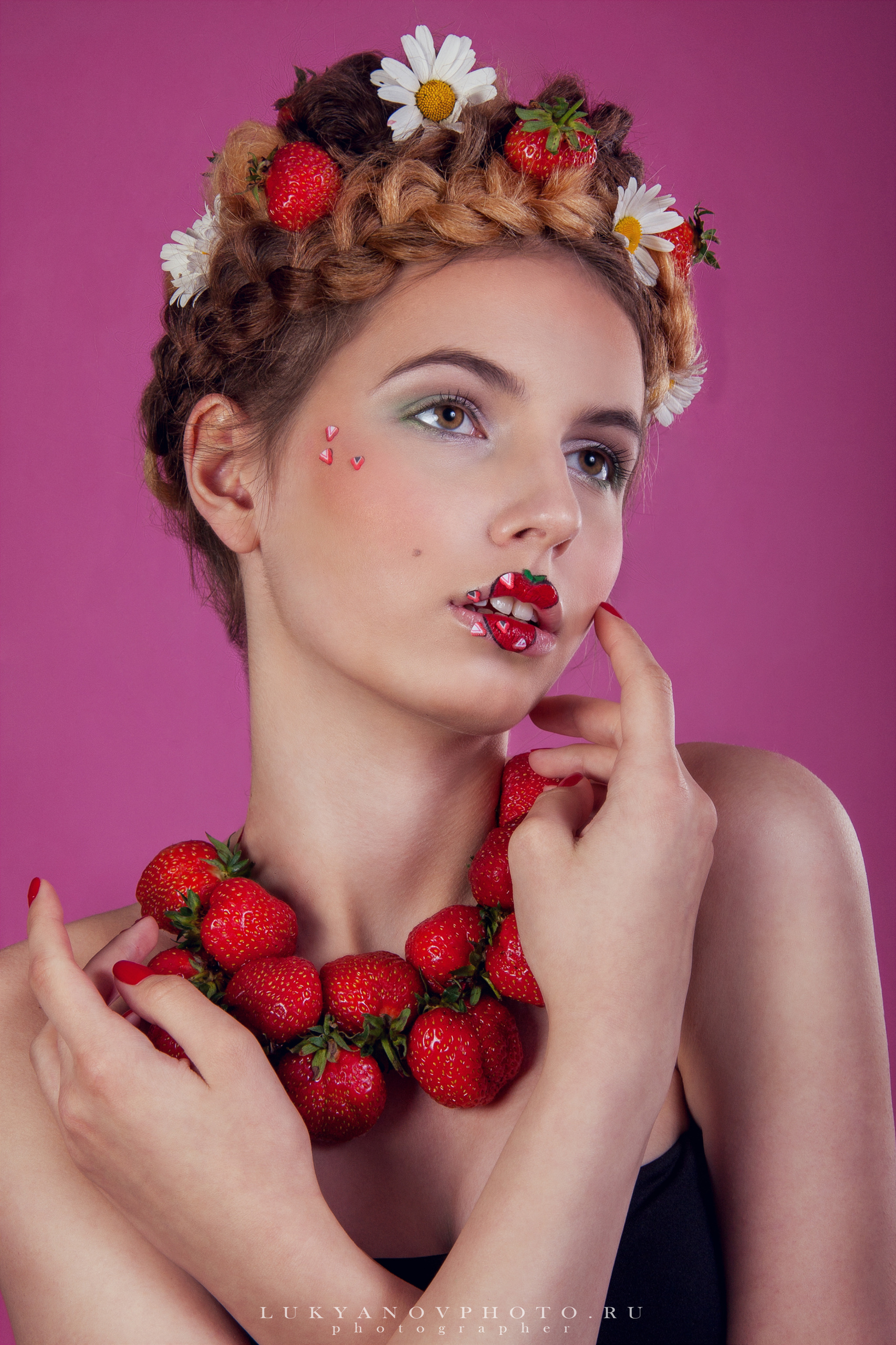 Фотограф - Лукьянов Виталий Тульская область г.Новомосковск
+79105549994
фотопроект "Портрет с клубничкой" 
#lukyanovphoto #luky_photograph