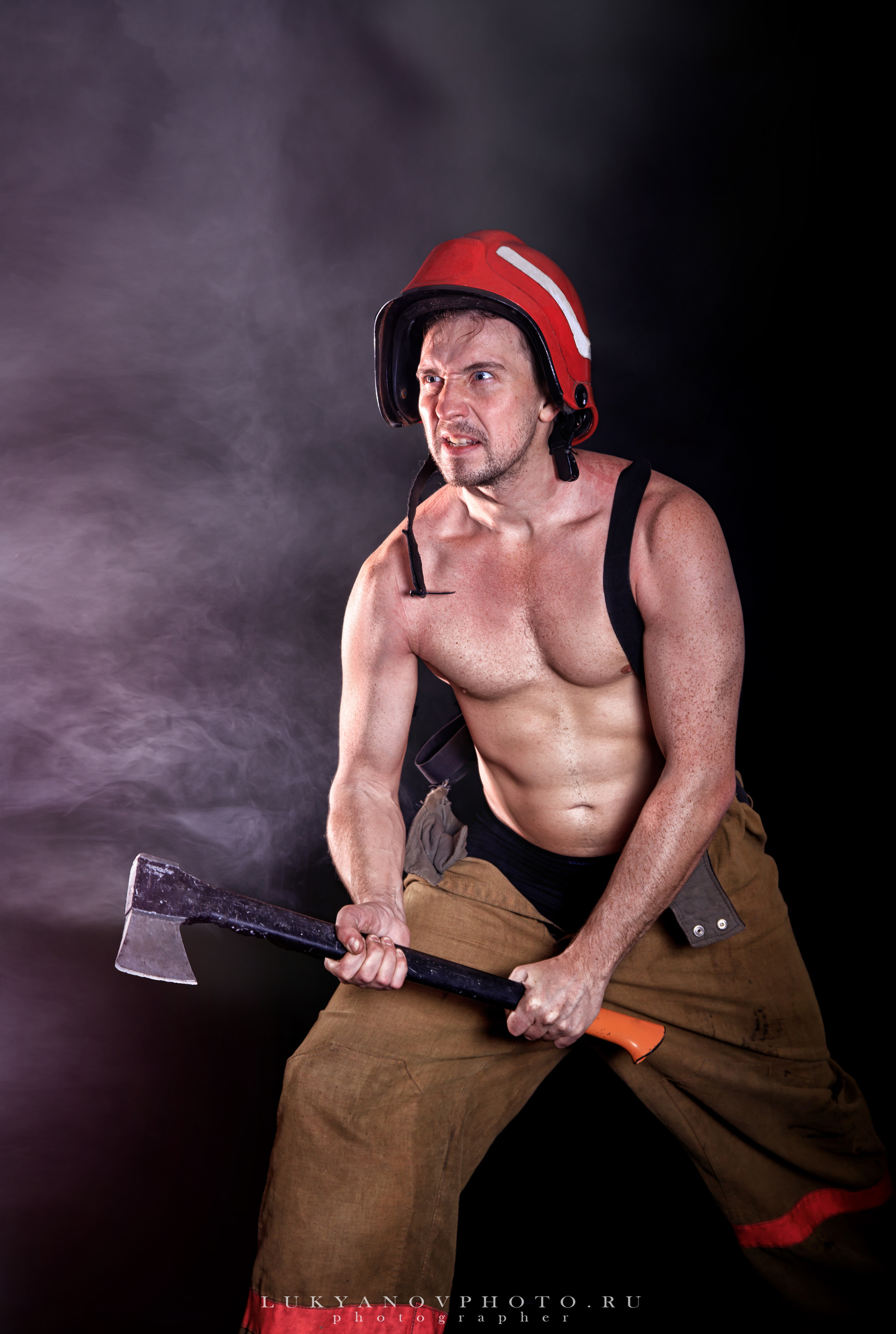 Фотограф - Лукьянов Виталий Тульская область г.Новомосковск
+79105549994
фотопроект "Пожарный" 
#lukyanovphoto #luky_photograph