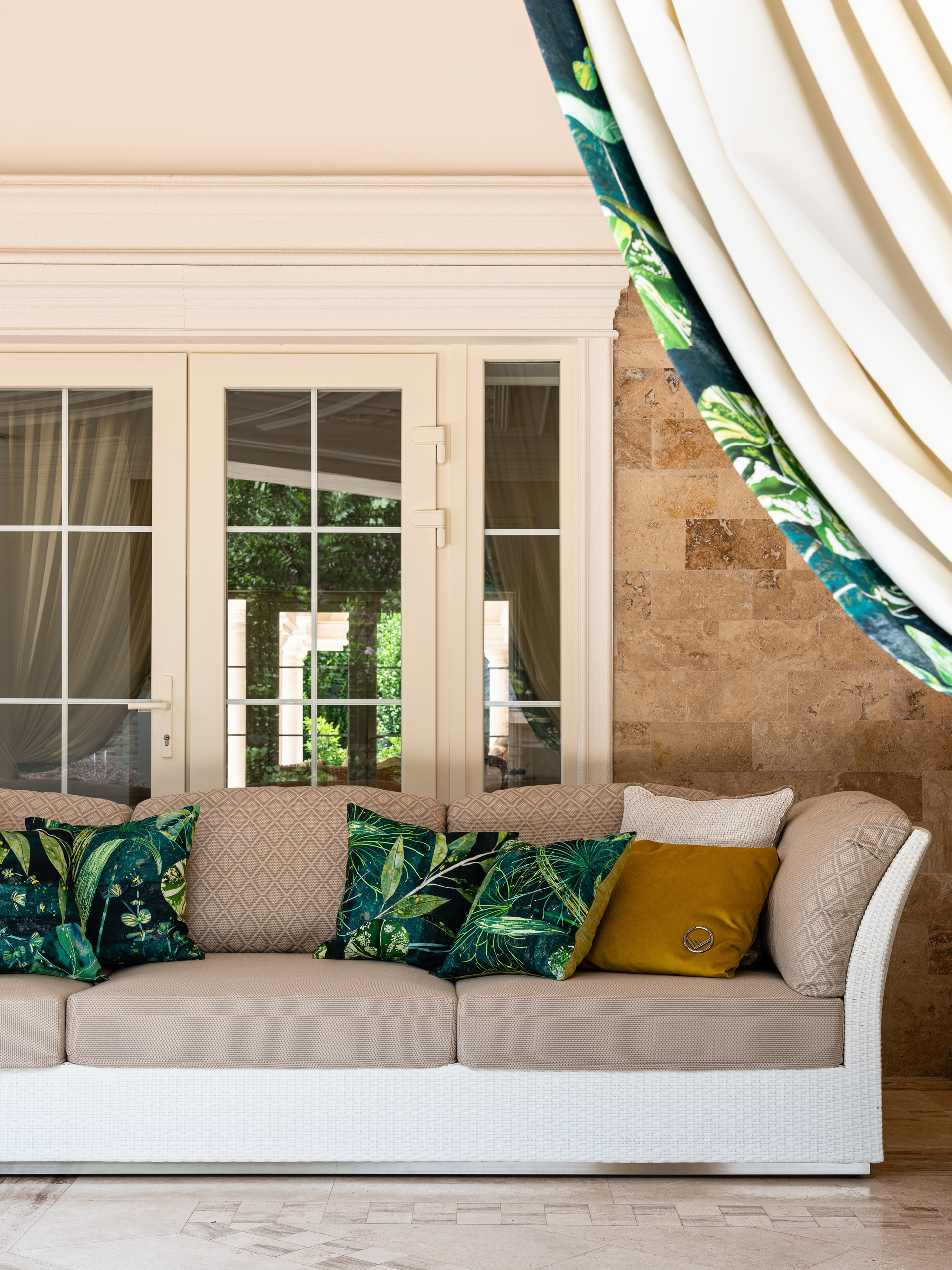 Пентхаус в Краснодаре (дизайнеры Андрей Нелень, Екатерина Проскурякова, стилист Алина Нелень, интерьерный фотограф Сергей Денисенко)