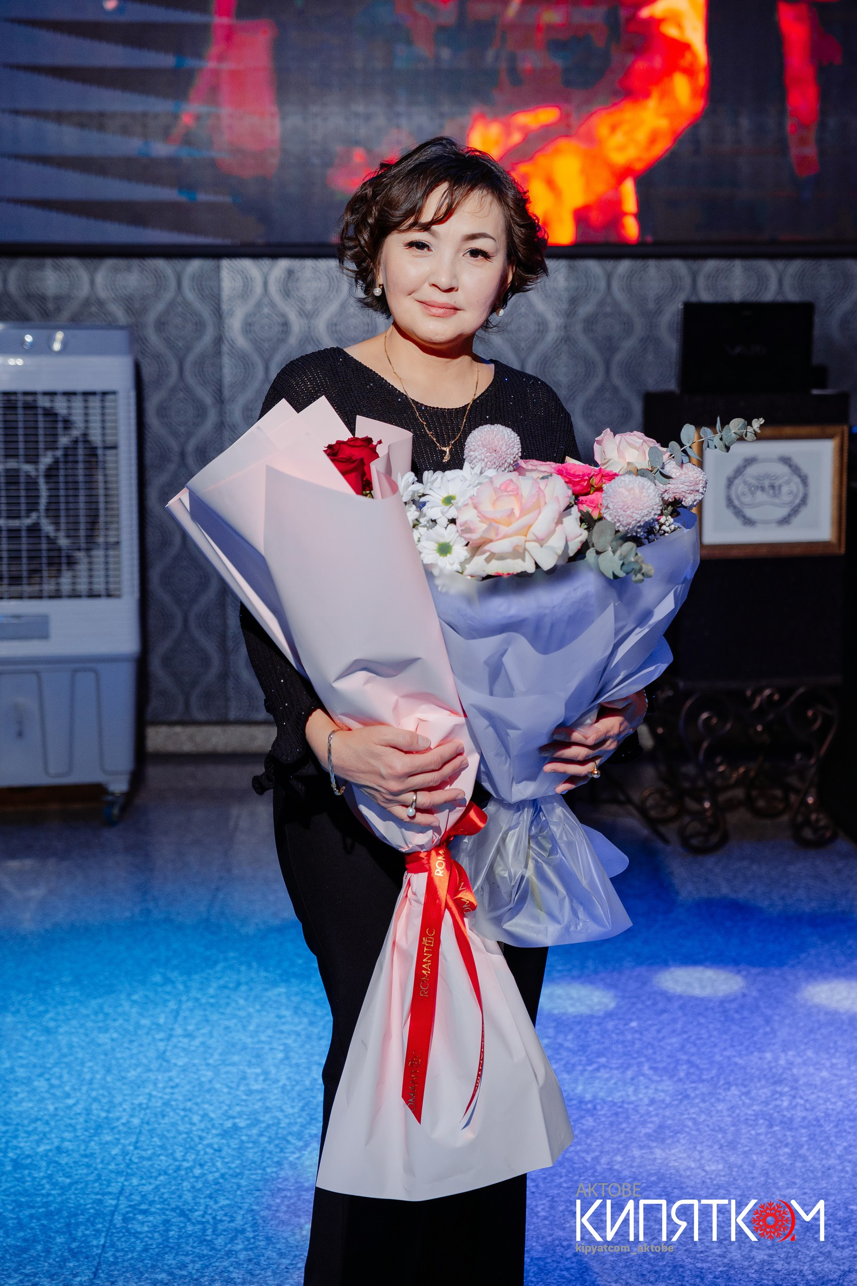 V12 (Karaoke bar). Актобе Кипятком