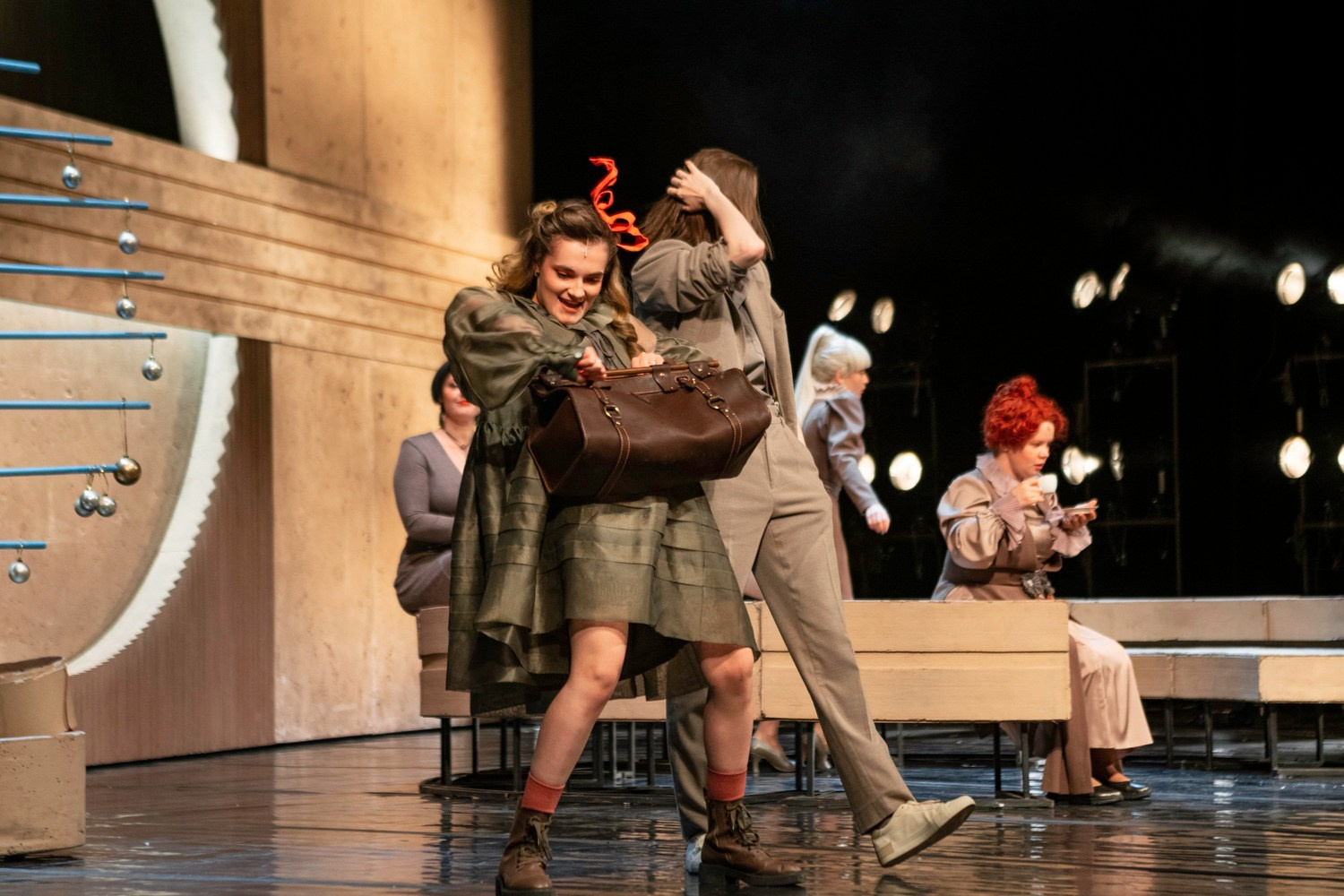 Спектакль «8 любящих женщин» в Хабаровске фотограф Антон Курдюмов. Фотограф в Хабаровске Антон Курдюмов FOTO-27.RU