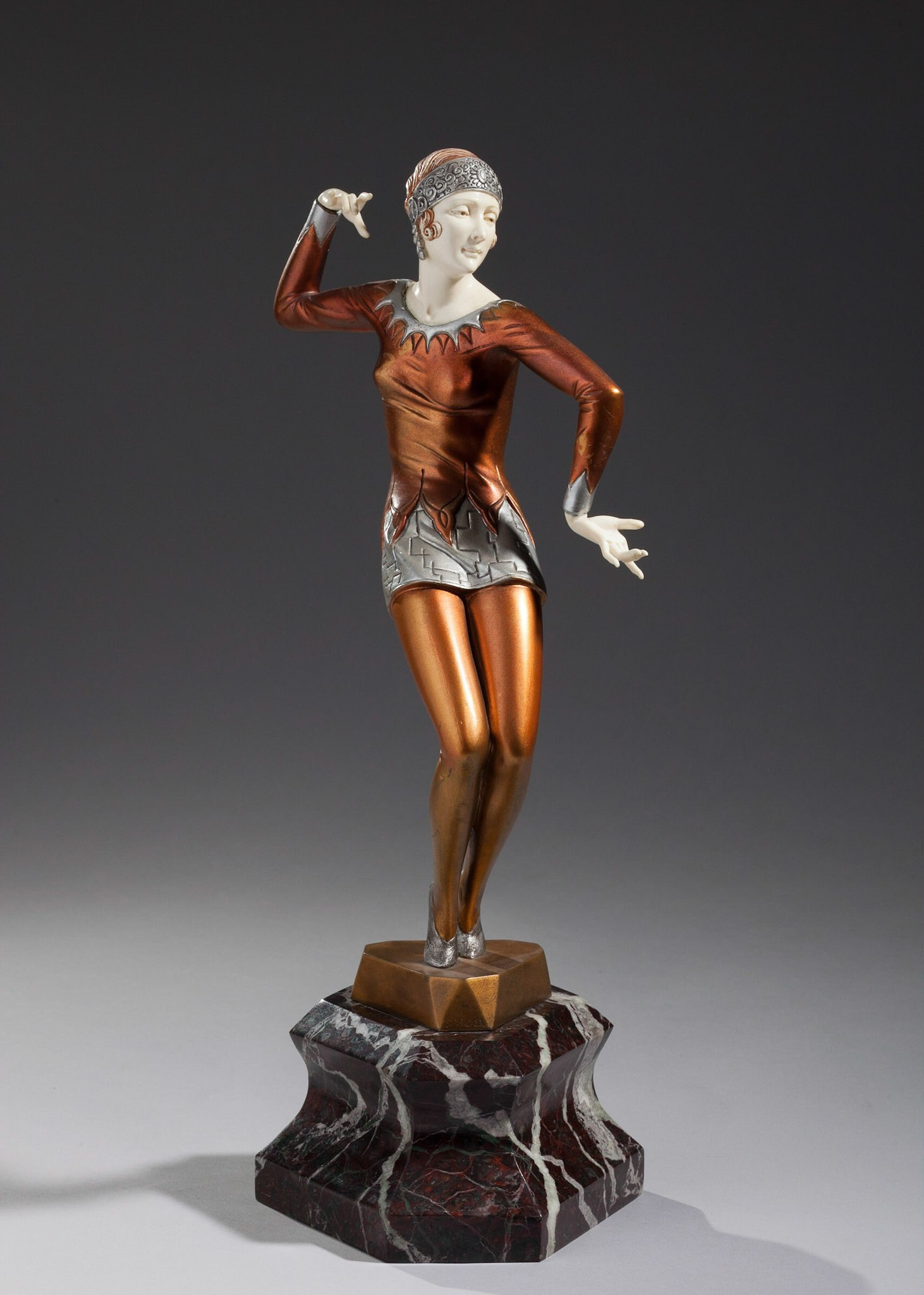 Chiparus sculpture - photographer Andrey Dunin