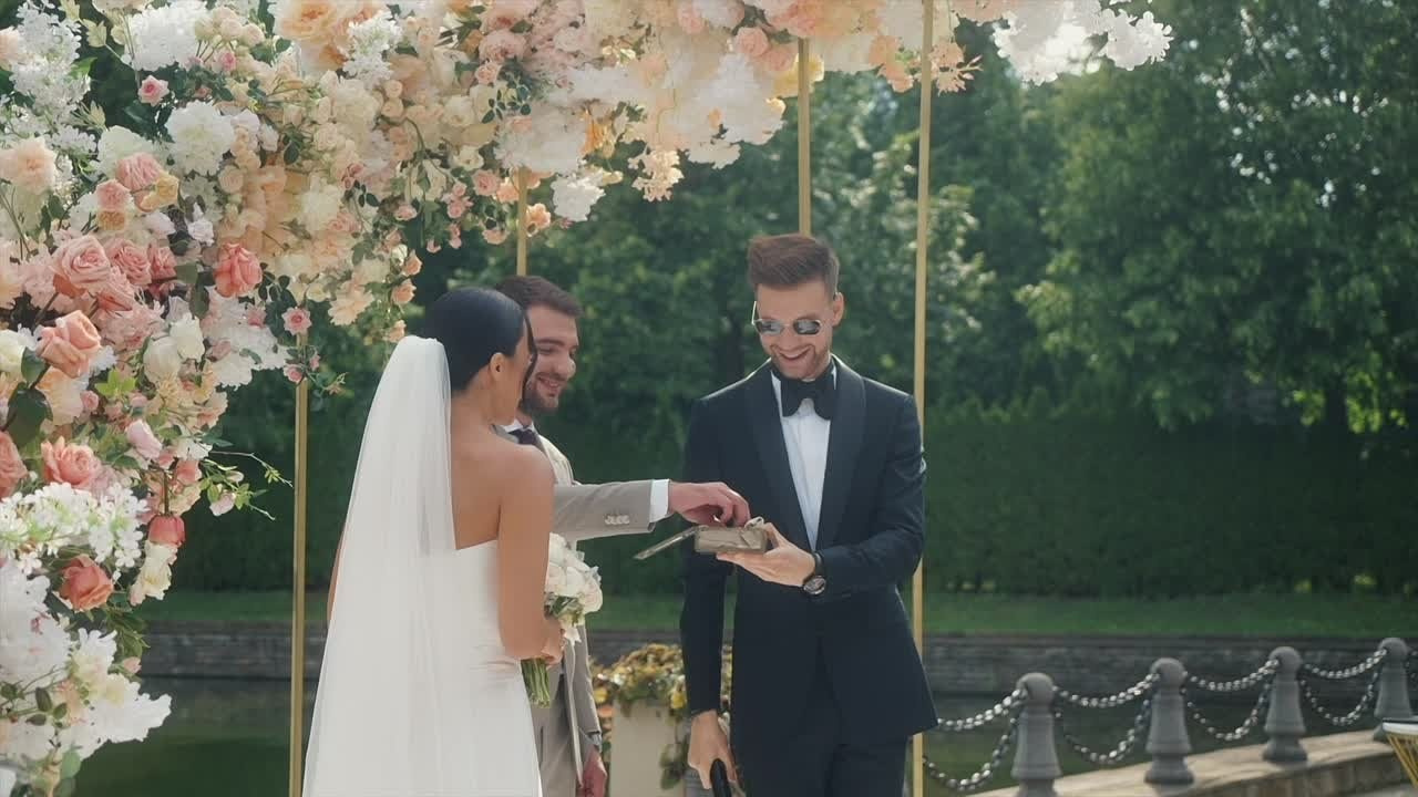 Видеограф Рупчев. Подрядчики и друзья сети свадебных площадок House for wedding