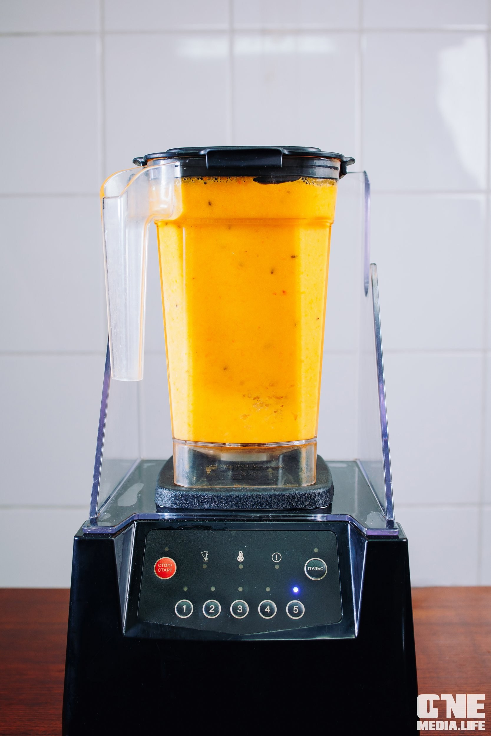 Рецепт мандаринового пунша от шеф-бармена Dreadnought. One Media Life: фоторепортажи, фотоотчеты с мероприятий и заведений