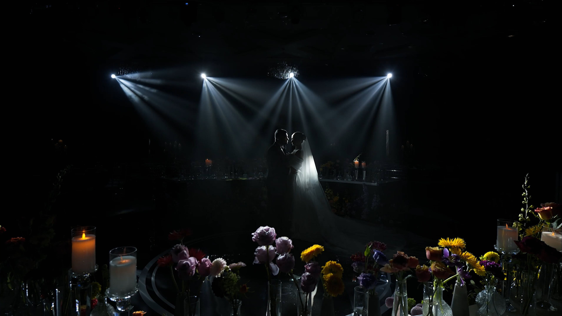 Красивое свадебное видео SDE, показанное в этот же день на свадьбе. Свадебное видео и фото съемка на свадьбу в Краснодаре Твинс Студио