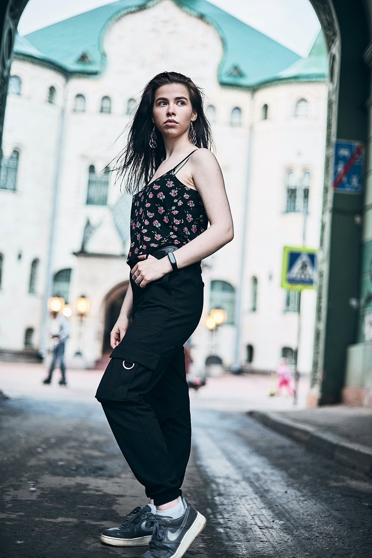 Портретная фотография молодой девушки на улице. Нижний Новгород