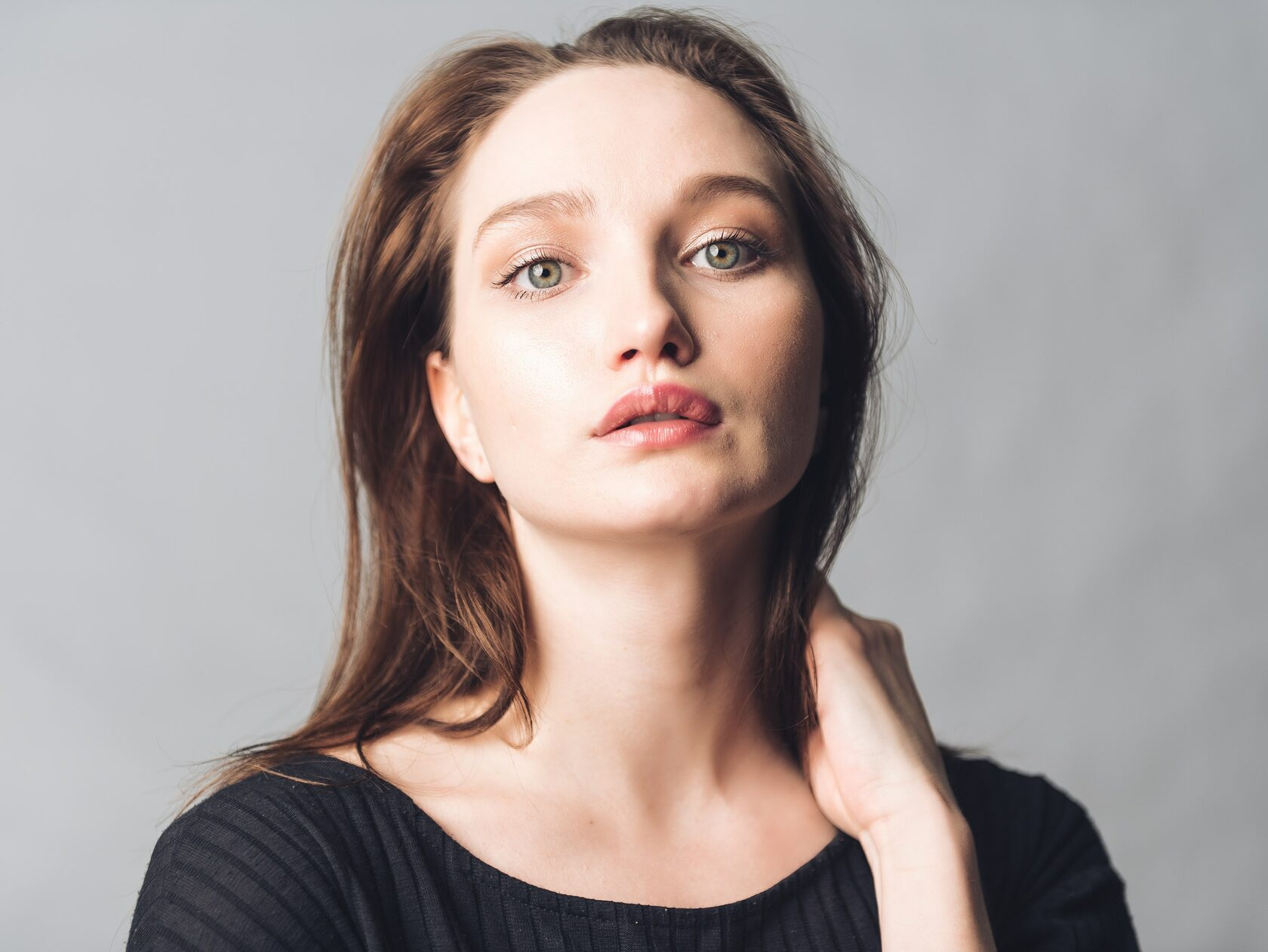 Портретная фотография молодой девушки в студии. Нижний Новгород