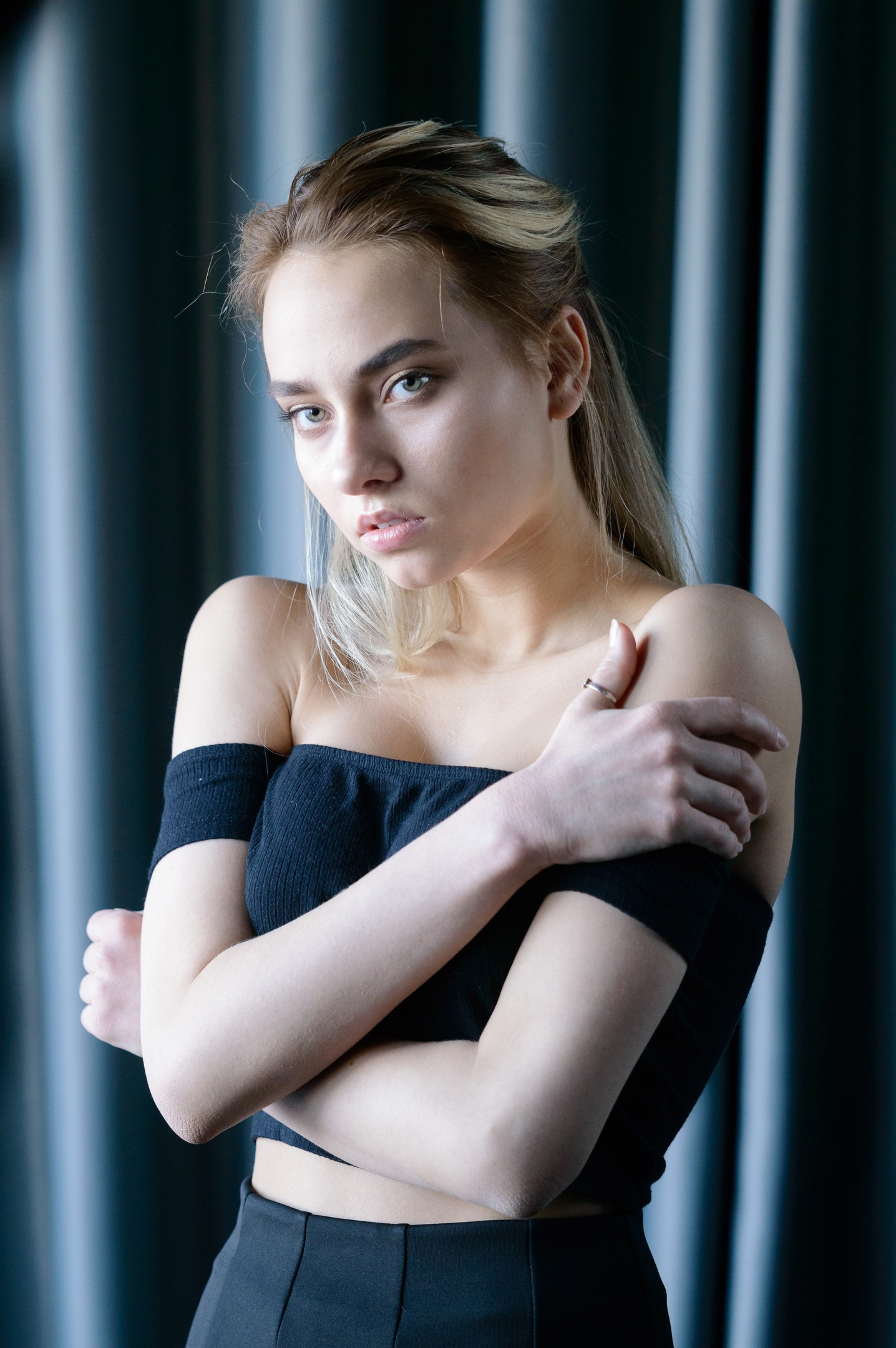 Портретная фотография молодой девушки на улице. Нижний Новгород. 