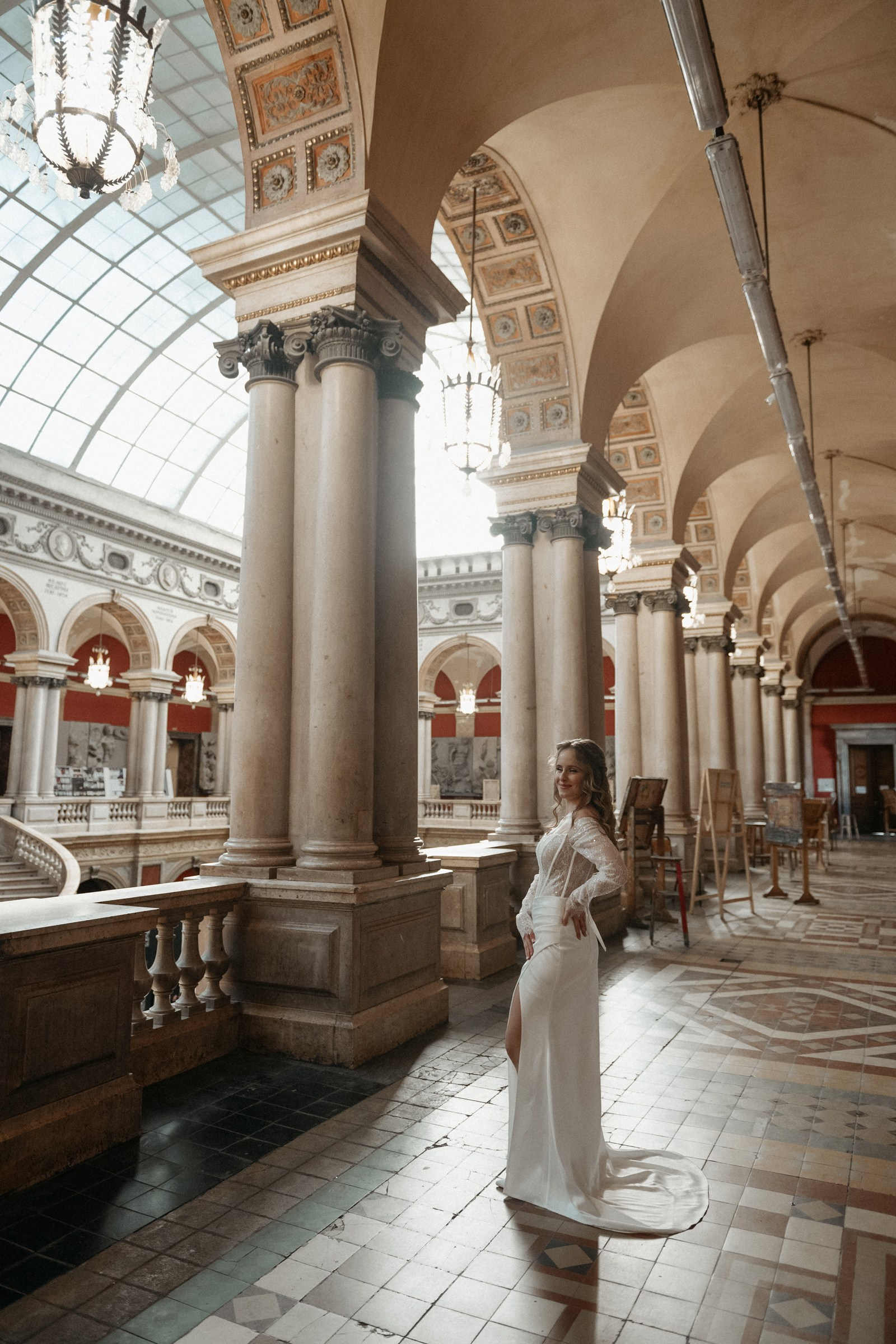 Закрытые места для свадебной фотосессии в дождь, осенью или зимой. Свадебный фотограф в Санкт-Петербурге Венера Ахметова