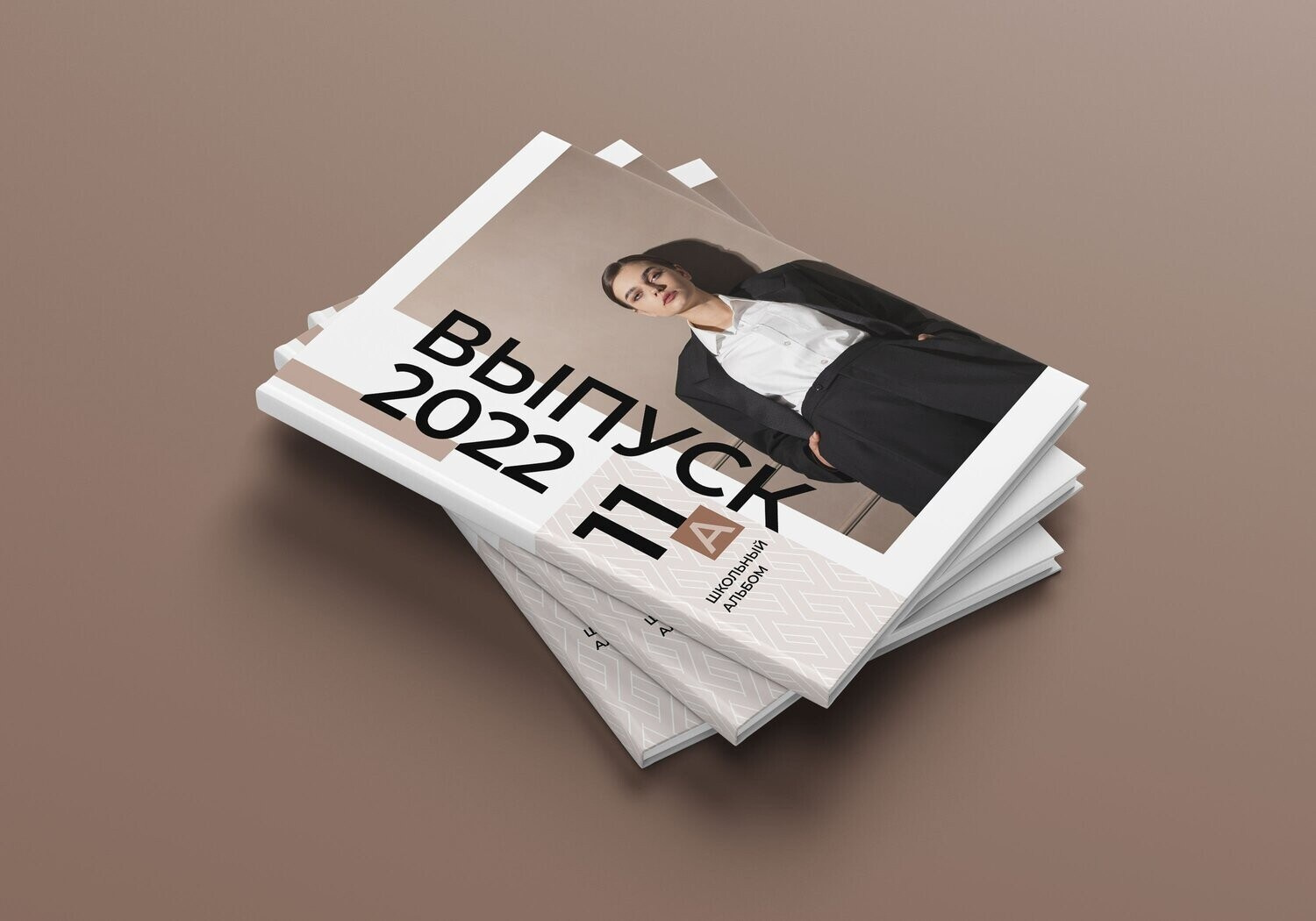 Medlori Выпускные альбомы для 9 и 11 классов. Medlori fotobook Выпускные альбомы в Липецке Лариса Медведева