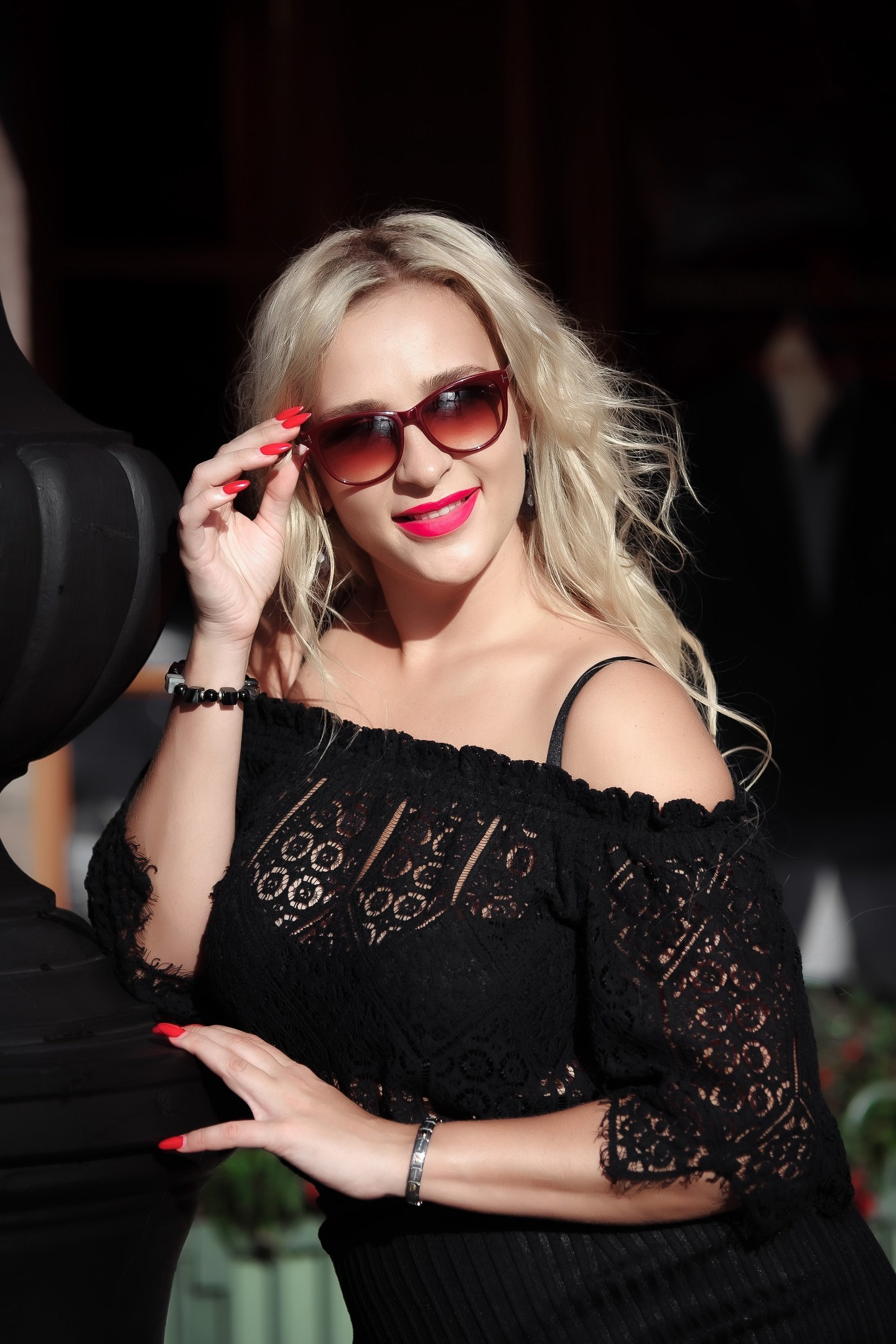 Женская портретная фотосессия в центре Санкт-Петербурга от 2000 рублей.