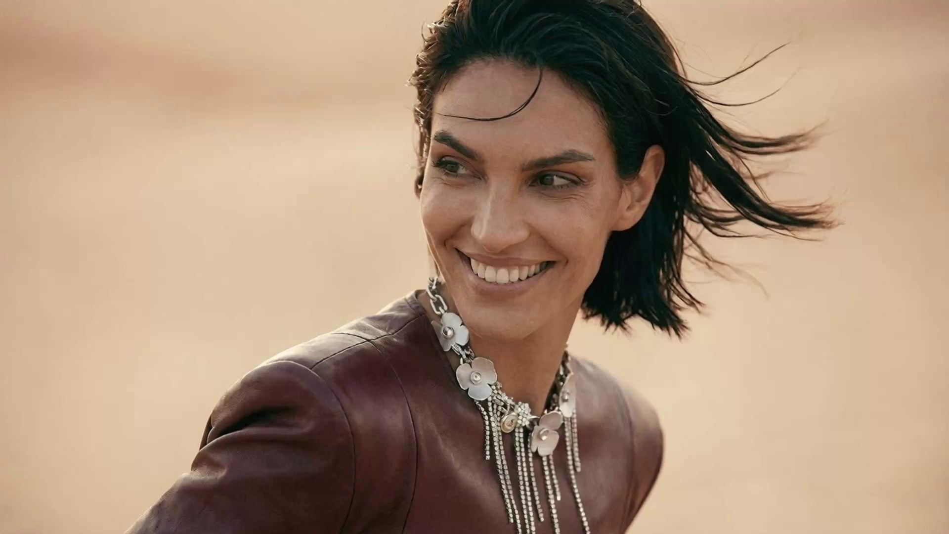 Нейрофотосессия украшений, Нейрофотосессия Колье LAUERĒ. Bakunpost | AI-фото и нейрофотосессии для брендов