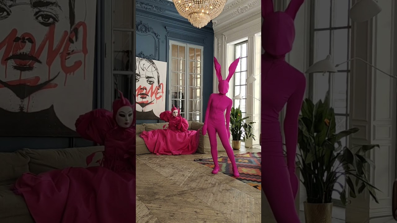 Персонаж Фуксия. Мимы и Ходулисты на встречу гостей. Москва