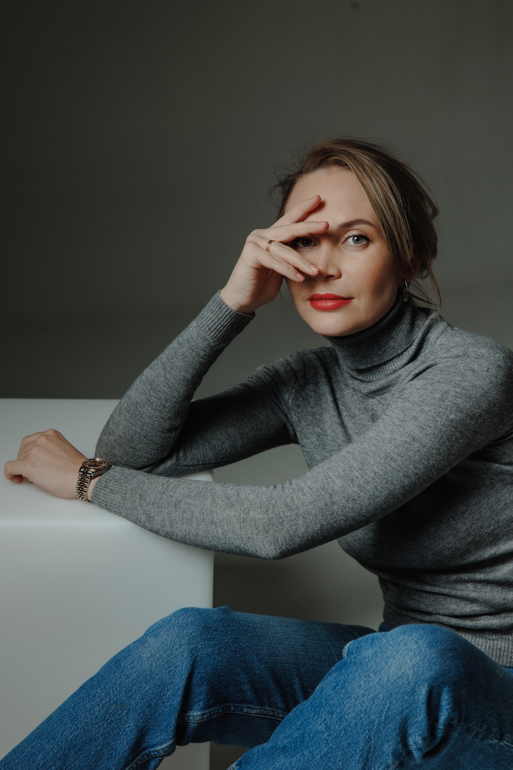 Портретный фотограф для контент съёмки в Новой Москве. Фотограф Москва. Портретный фотограф Александра Харитонова Москва Новая Москва Троицк