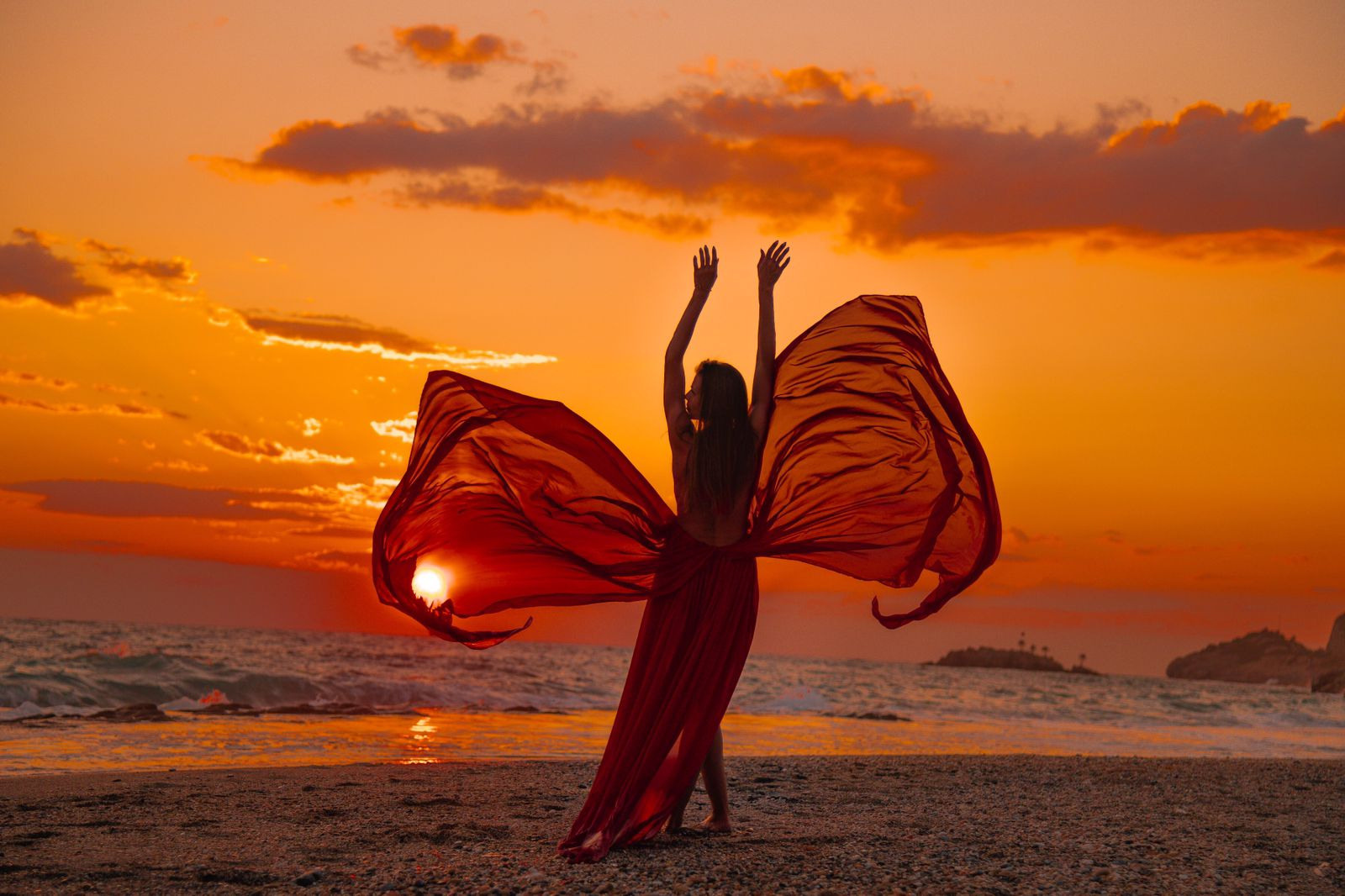 Красное платье. Профессиональный фотограф в Турции Анталии Кемере Сиде Белеке Алании