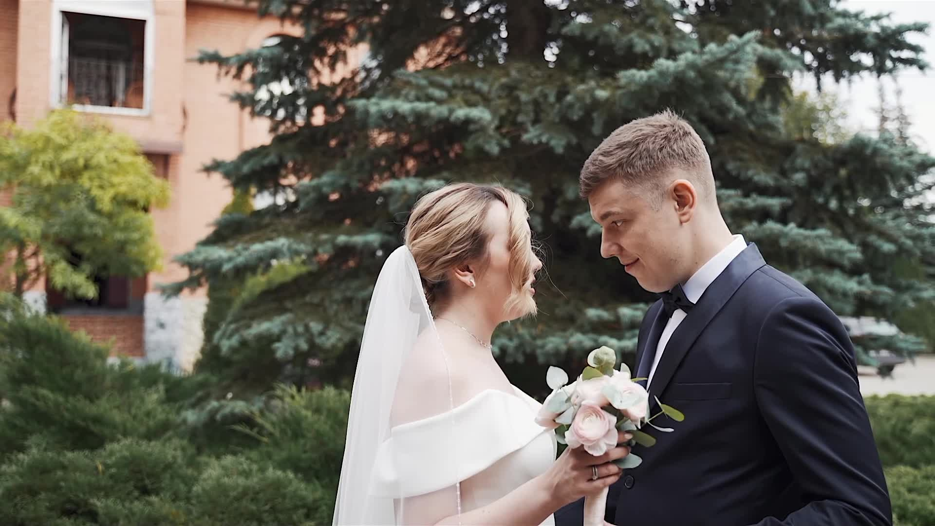Свадебный видеограф в Москве — видеосъёмка свадьбы | Цены и примеры. Фото и видео производство для клиентов под различные задачи