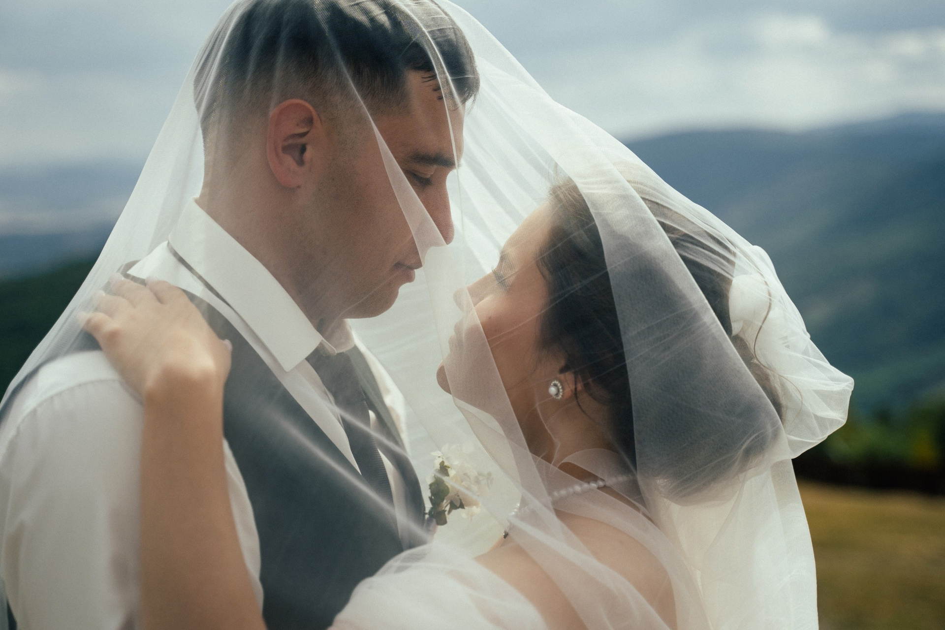 Свадебный видеограф. Семейный и свадебный фотограф Молодзяновская Елена