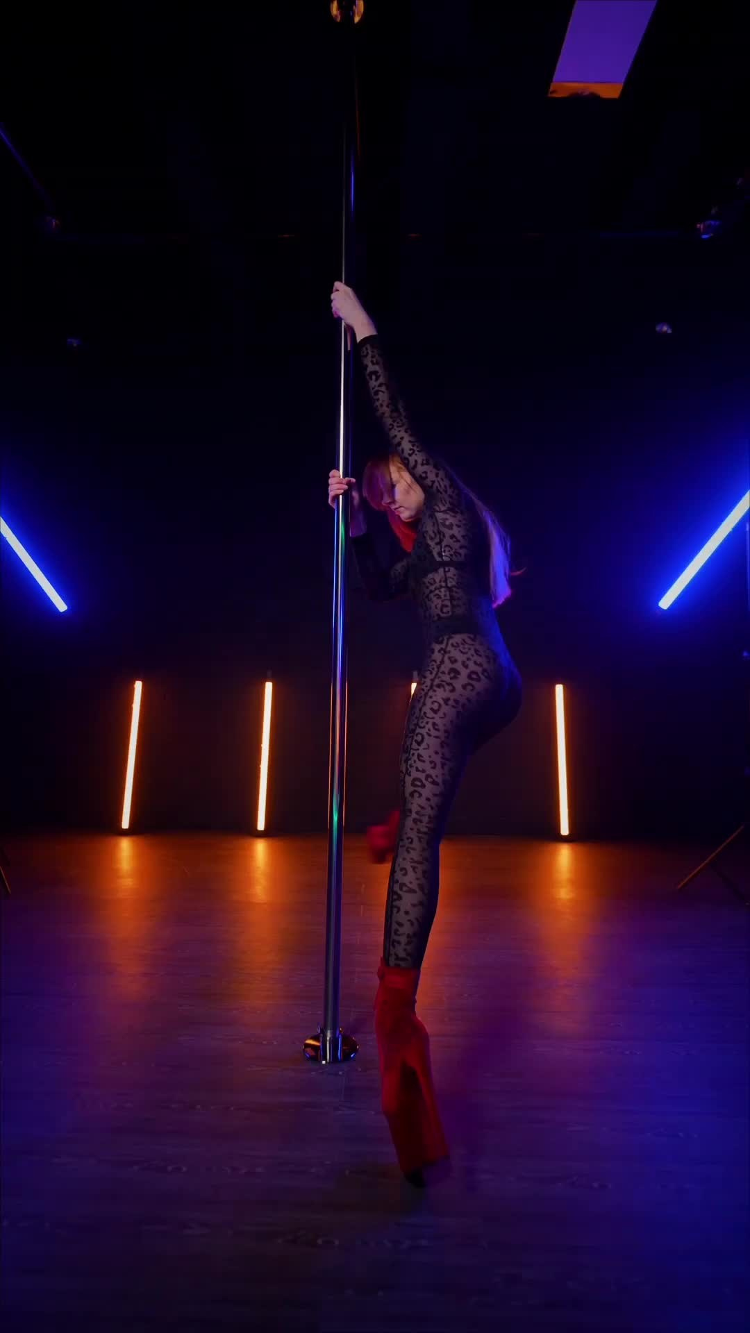 Локация Геометрия. Studio 4U — Для танца. Для фото. Для тебя