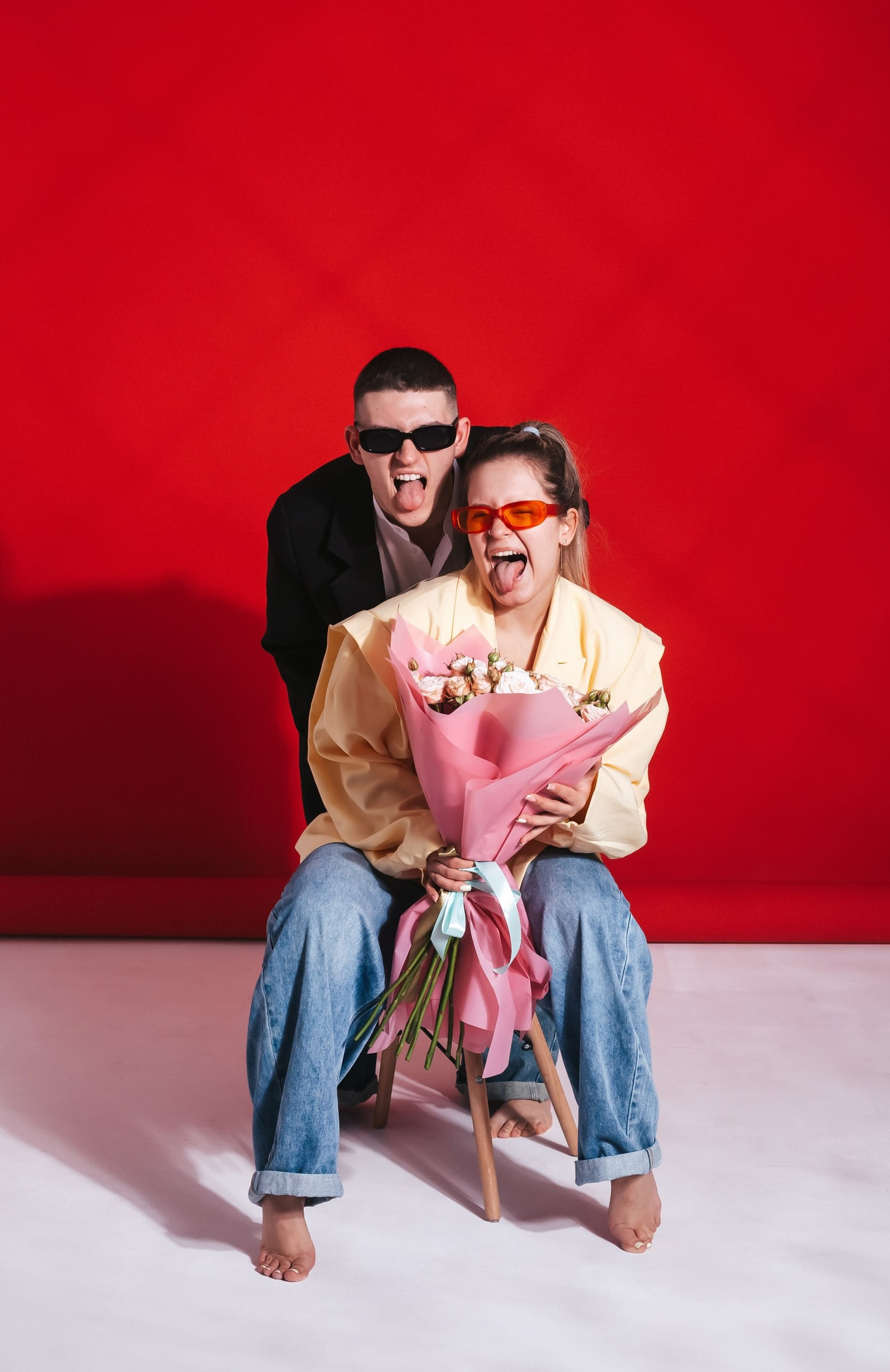 Love Selfie — пара, фон красный, свет глянец, цвет