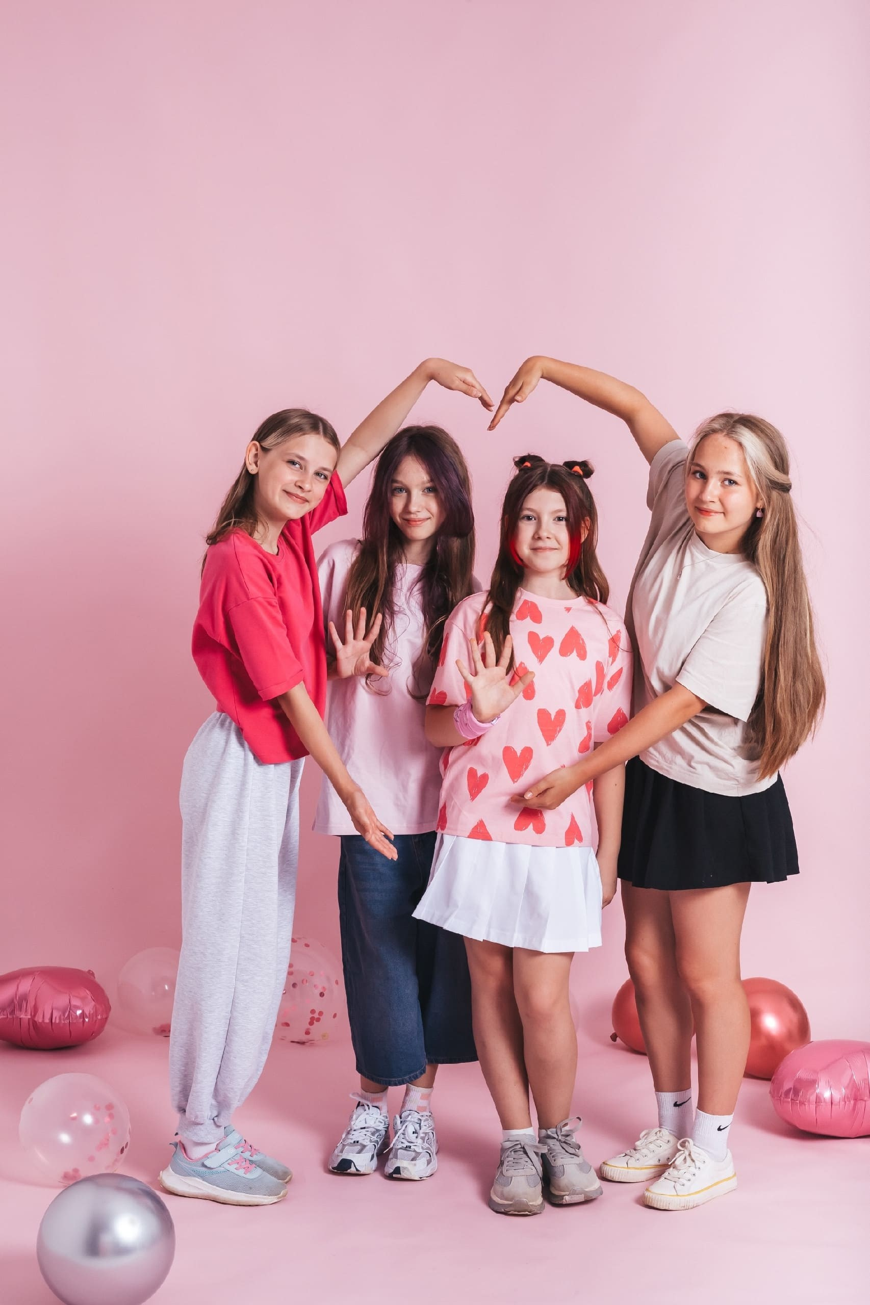 Love Selfie — дети день рождения друзья, фон розовый, свет нежность, цвет