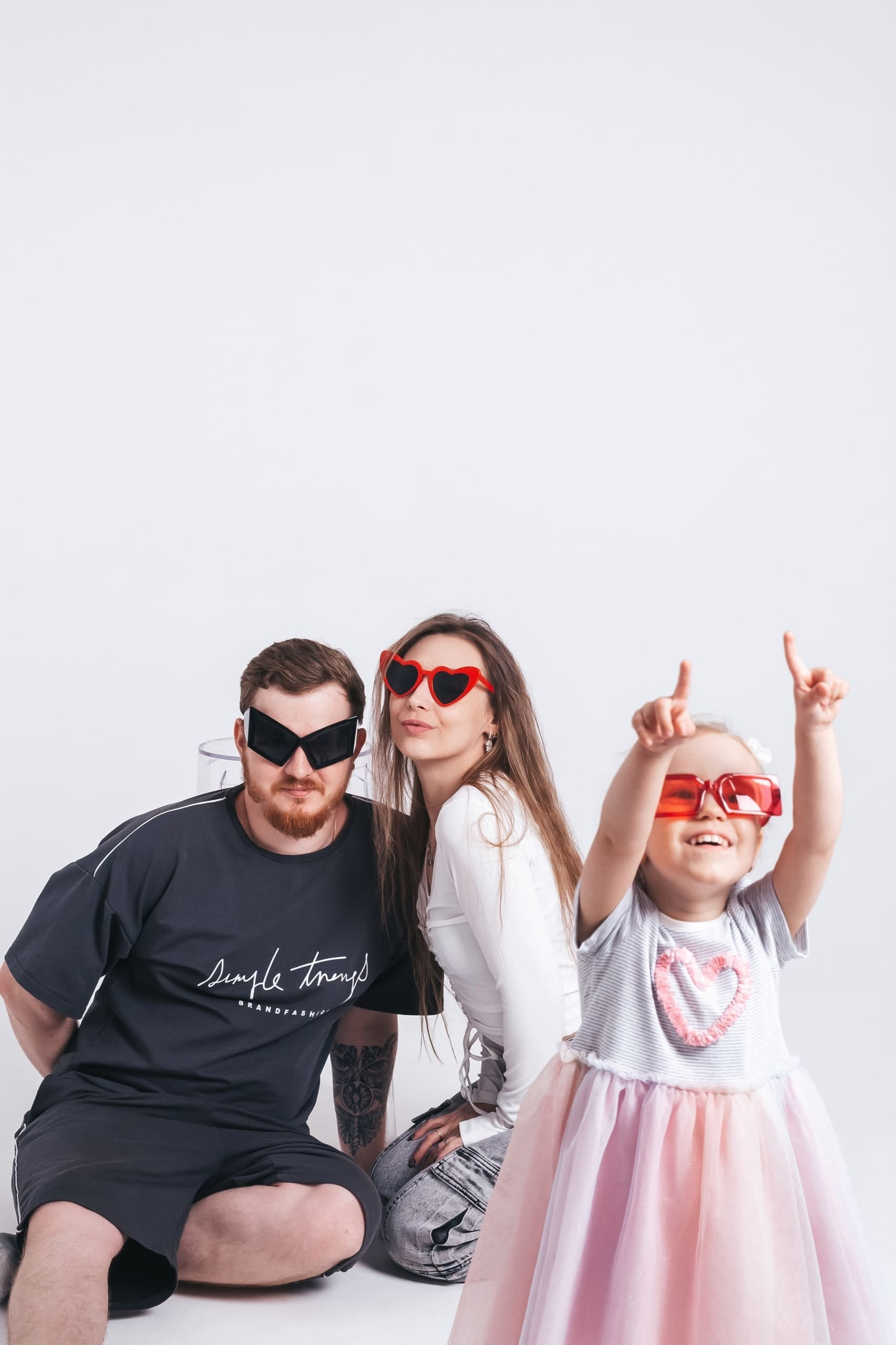 Love Selfie — семья дети, фон белый, свет нежность, цвет