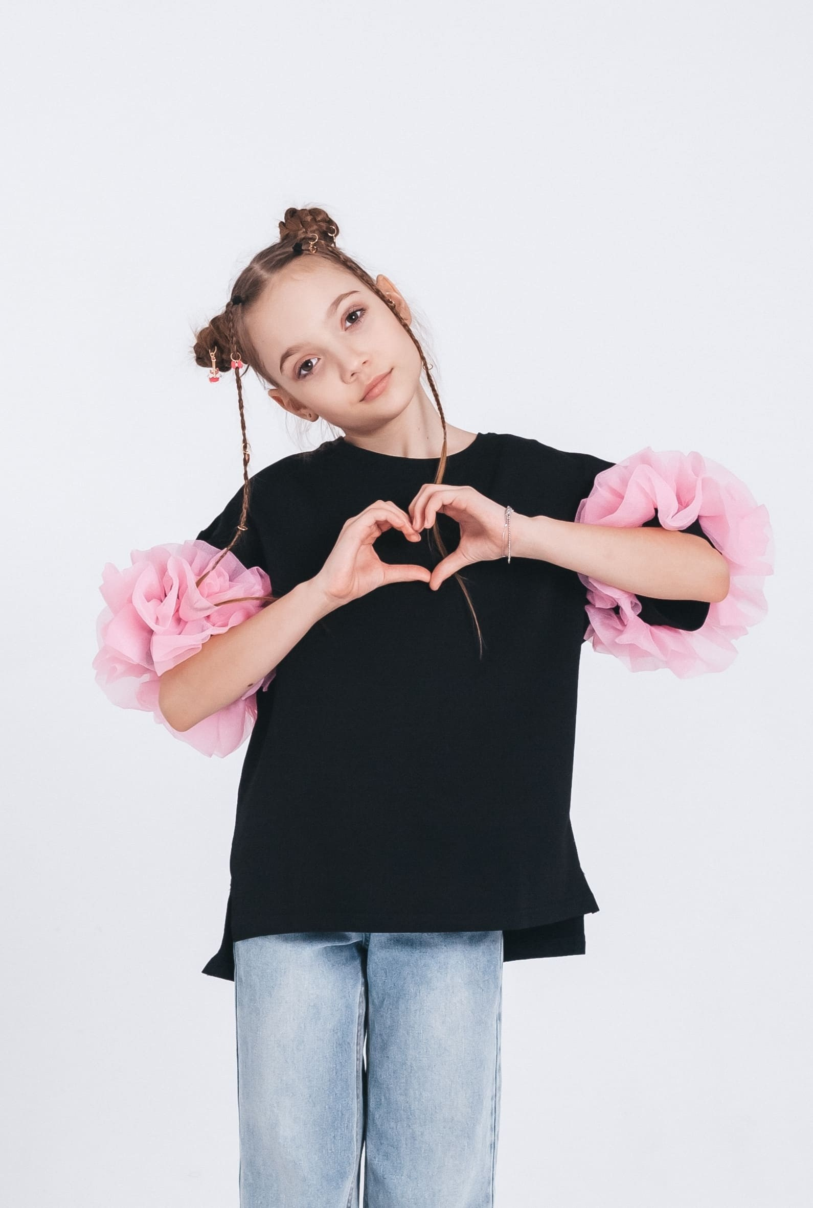 Love Selfie — дети день рождения друзья, фон белый, свет нежность, цвет