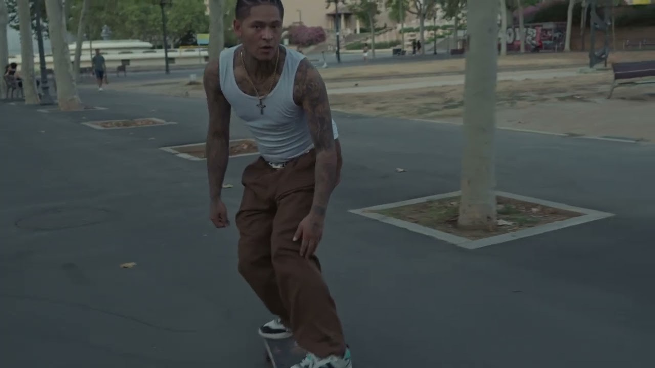 Video. Professional photographer Cristina