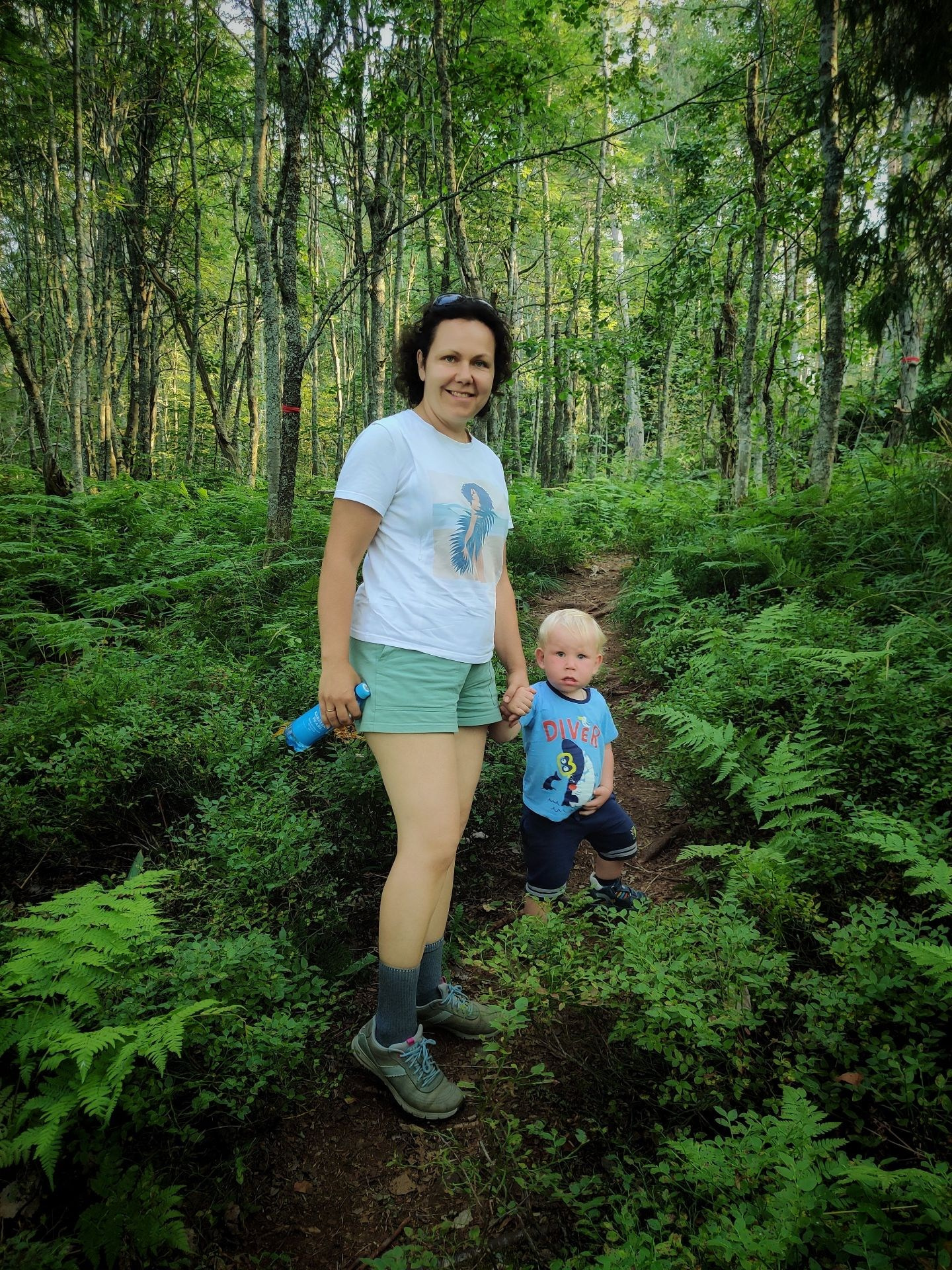 Прогулка по лесной тропе острова Карнетсаари, Карелия