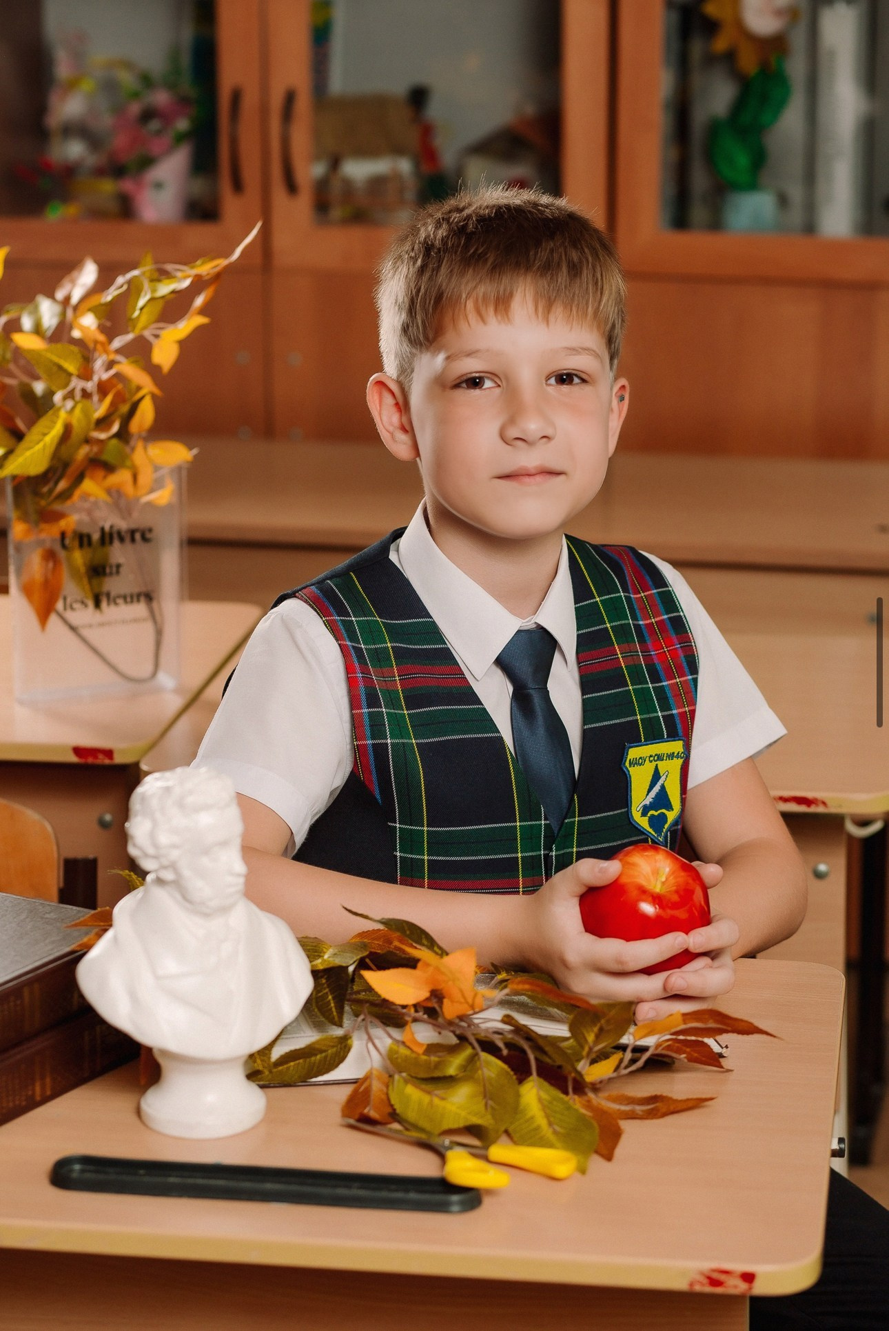ГАЛЕРЕЯ фотографий для Начальной школы 1-4. Фотограф и видеограф Москва. Свадебный фотограф, видеограф. Выпускные альбомы. Оживающие альбомы