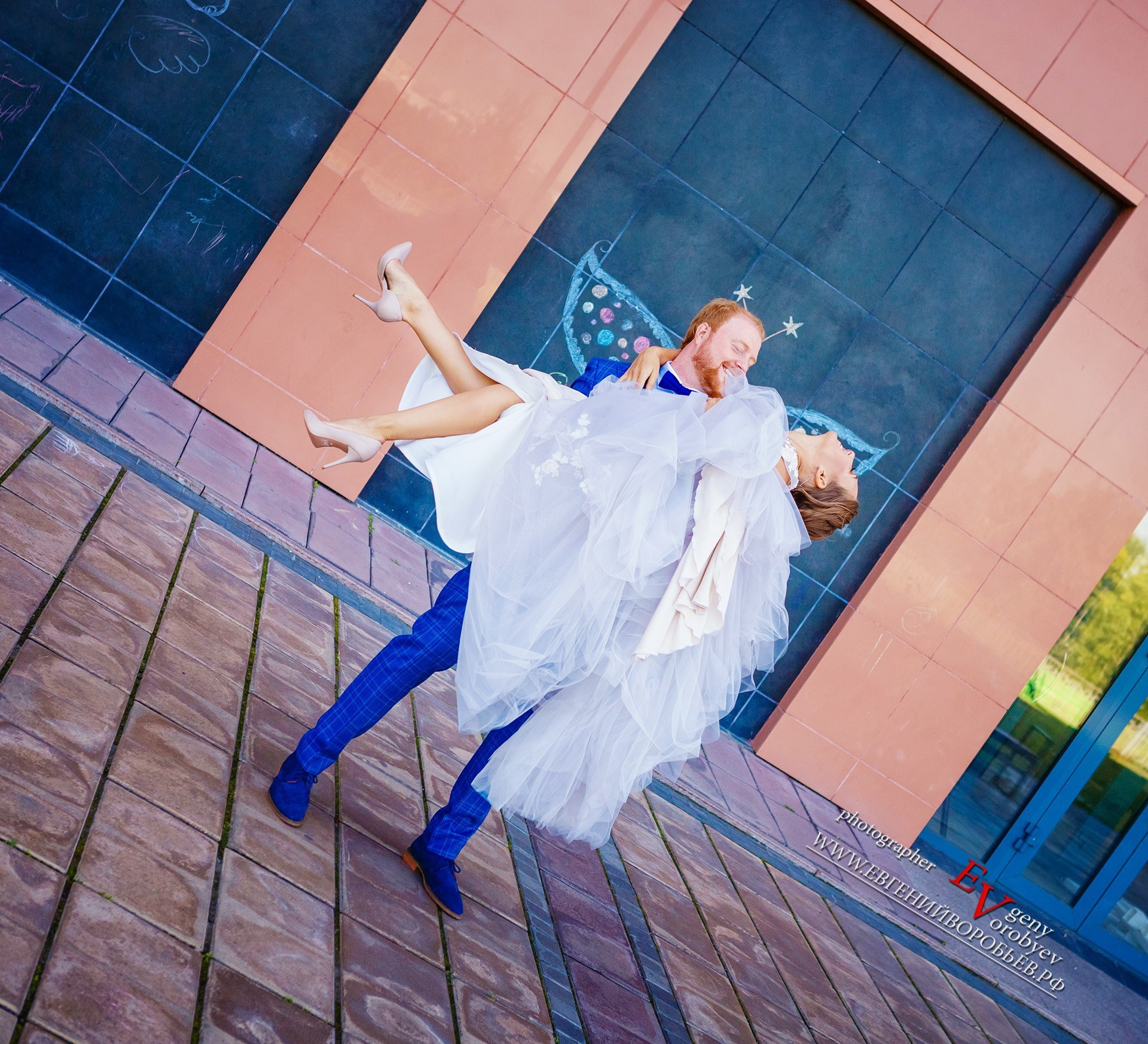 Цена стоимость описание фотосессий в Красноярске студийная свадебная семейная бизнес портрет индустриальная лавстори love story фотосъёмка