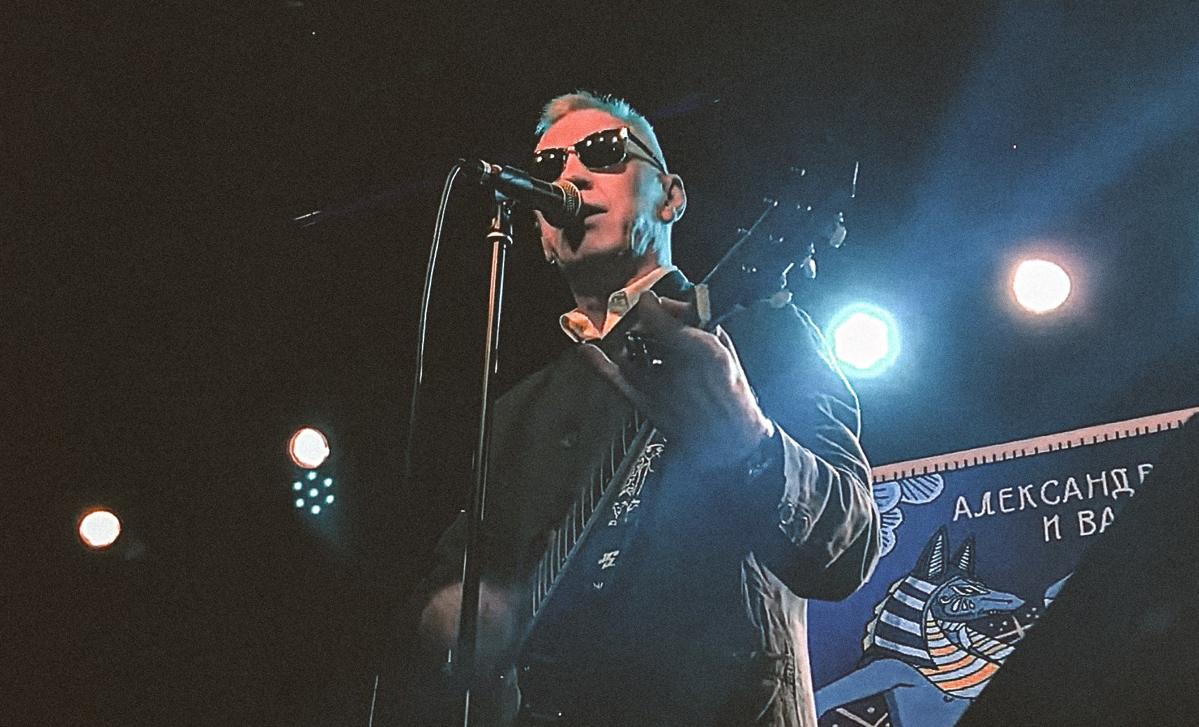 «Старики танцуют» в клубе «16 Тонн». Концертный репортёр Валерия Сафина