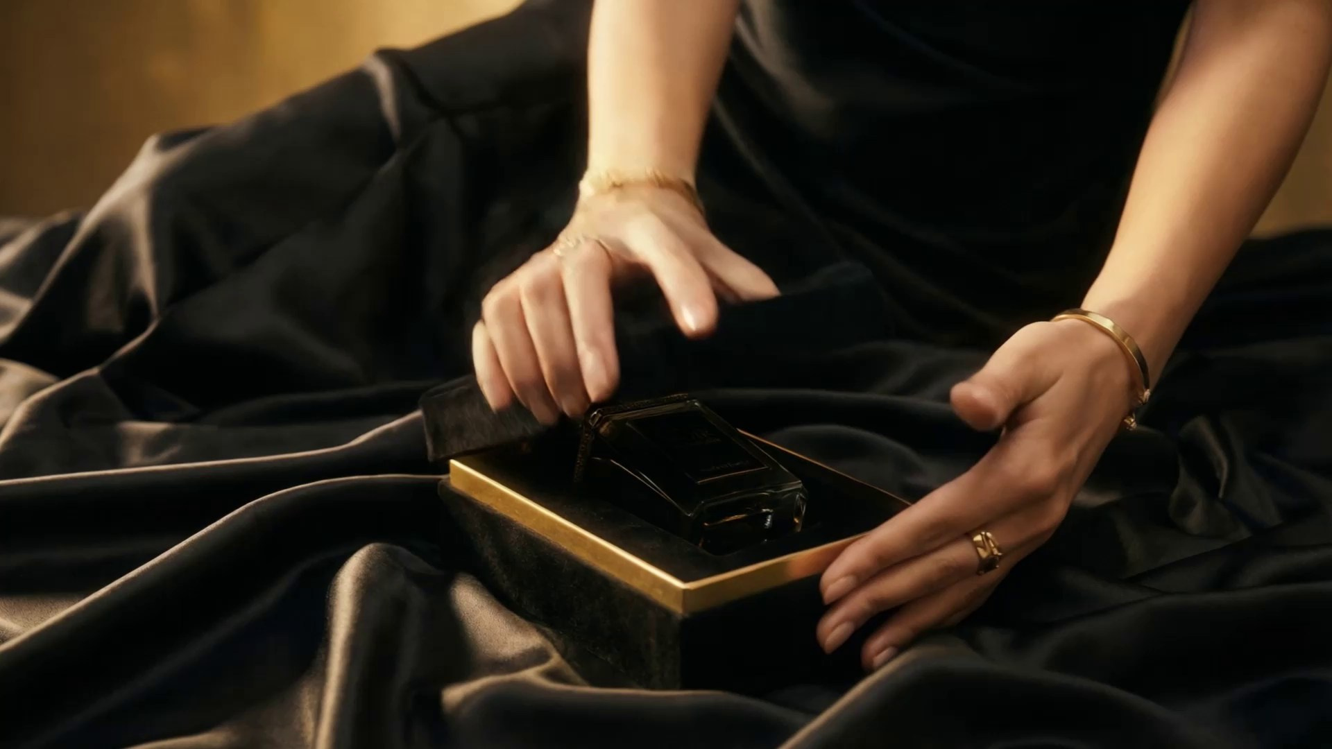 ИИ Реклама ИИ Клипы ИИ Аватары ИИ Кино ИИ Продакшн Видео нейросетями