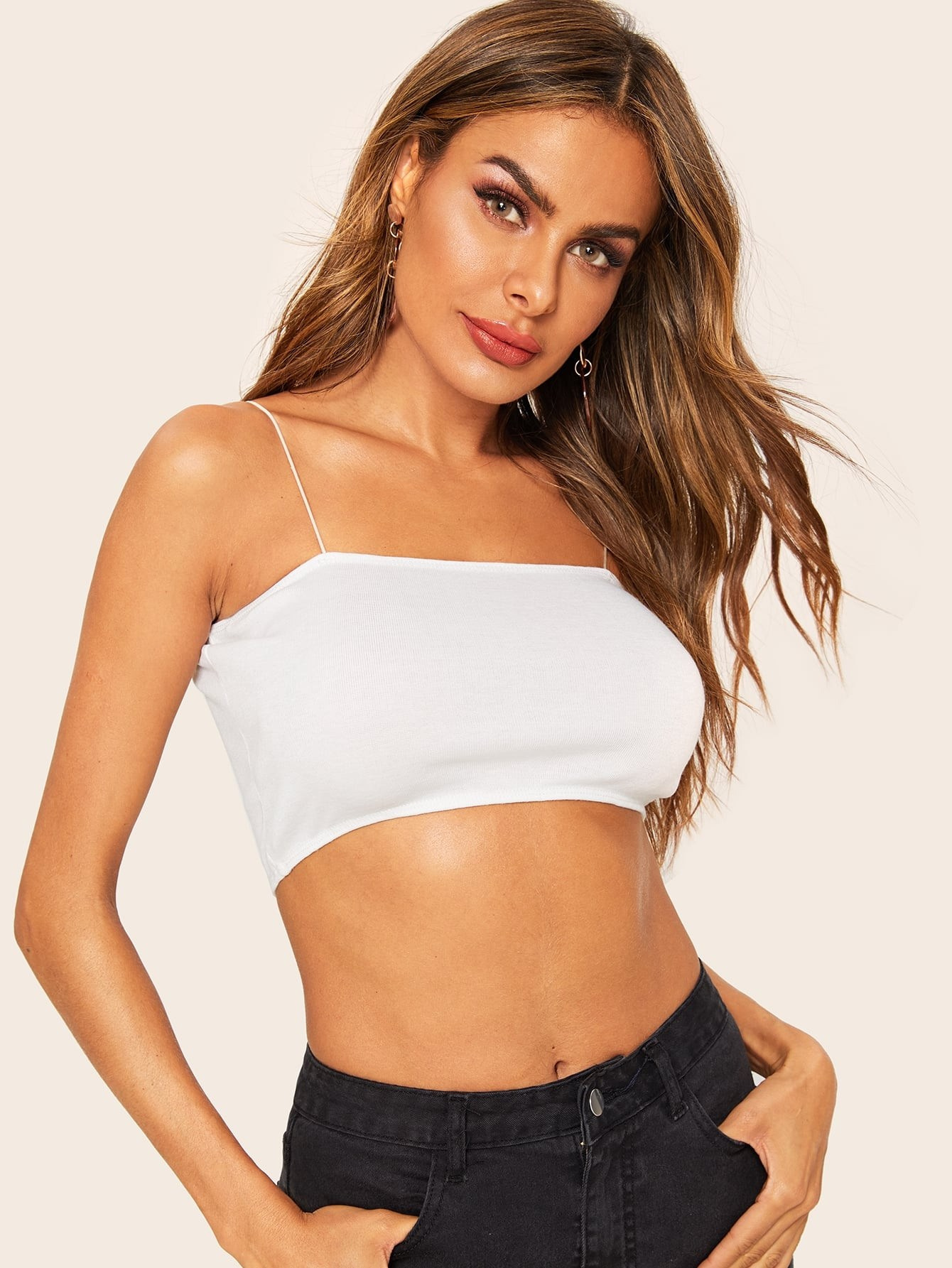 Съёмочный гардероб. Фотограф в стиле минимализм Тюмень