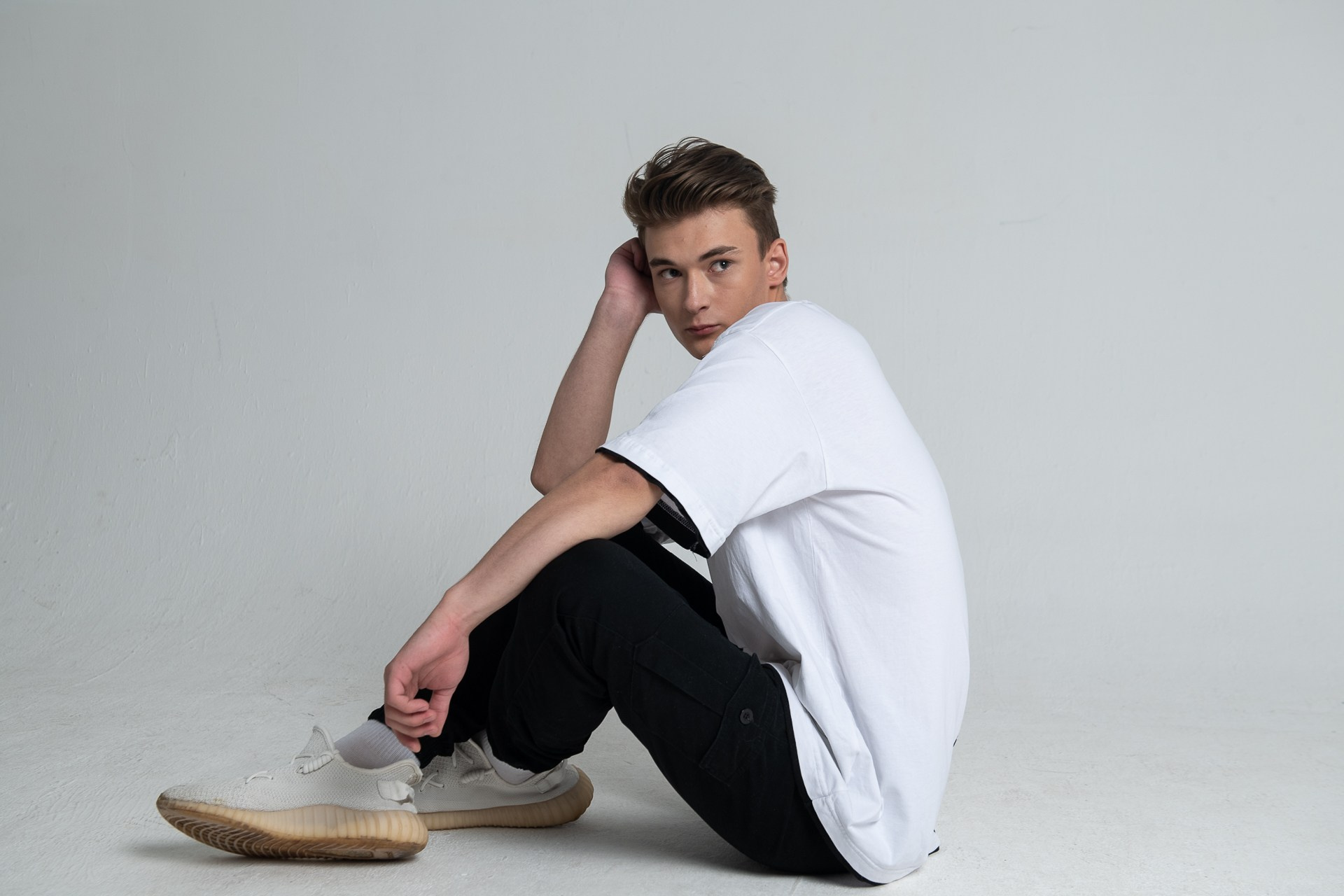 Модель для предметной съемки Александр Б Москва | Sale Easy