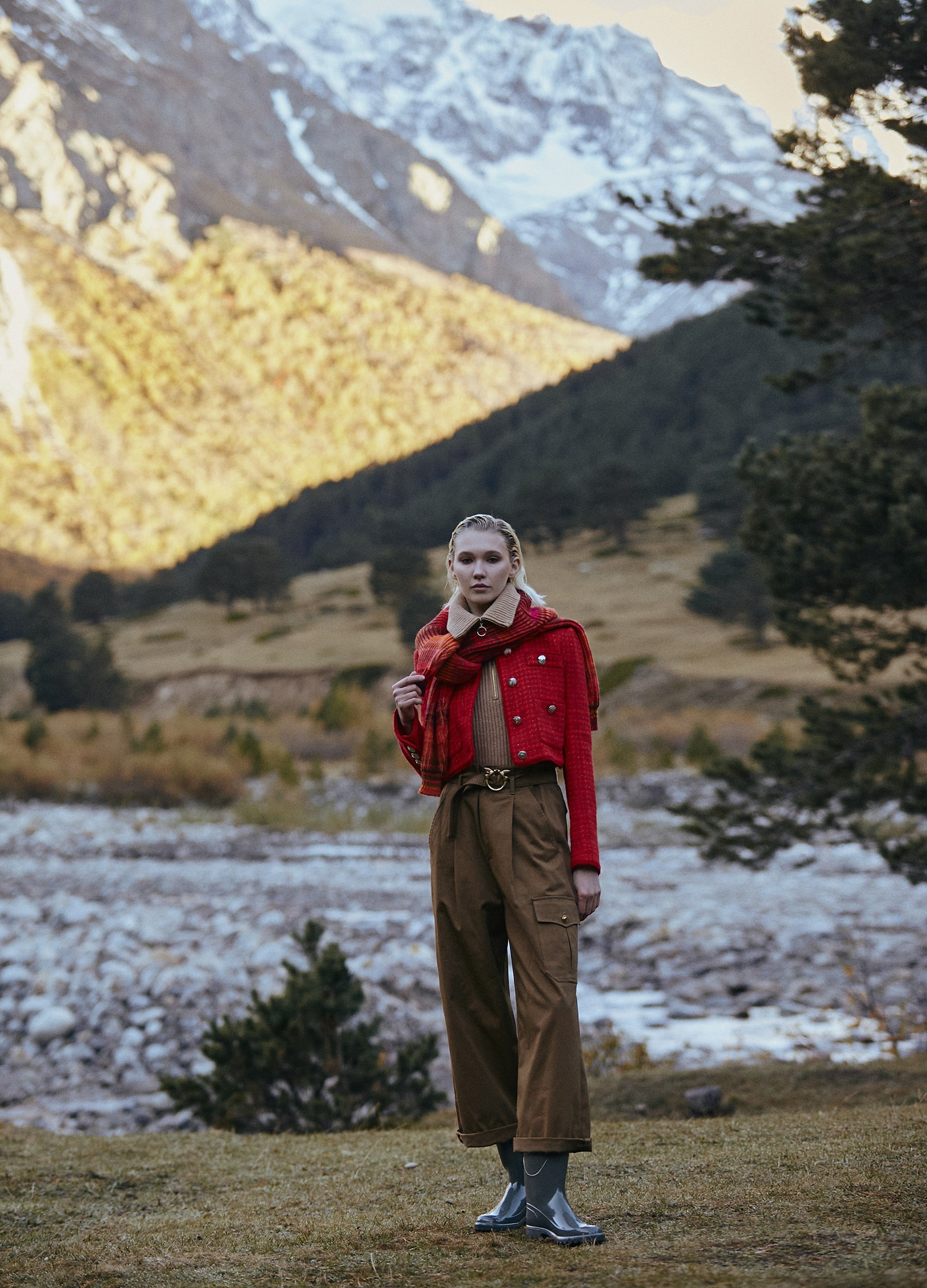 Fashion-продакшн — выездные съемки для брендов. Фотограф Продюсер в горах КБР / Москва  Нальчик Горы